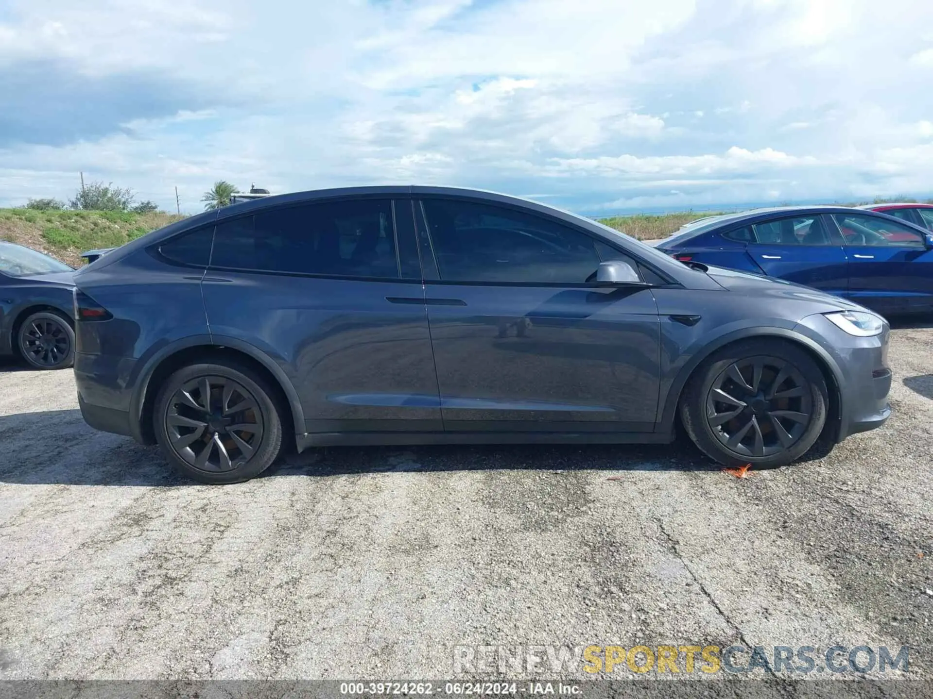 13 fotografías del automóvil dañado 7SAXCBE56PF402710 TESLA MODEL X 2023