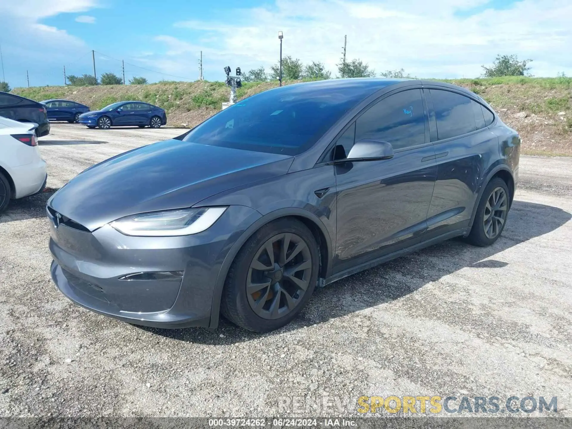 2 fotografías del automóvil dañado 7SAXCBE56PF402710 TESLA MODEL X 2023