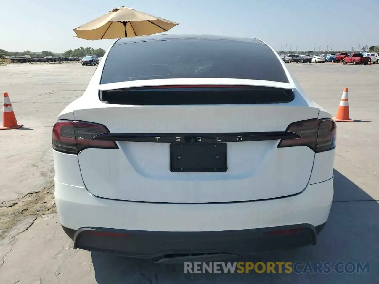 6 fotografías del automóvil dañado 7SAXCBE58PF416625 TESLA MODEL X 2023
