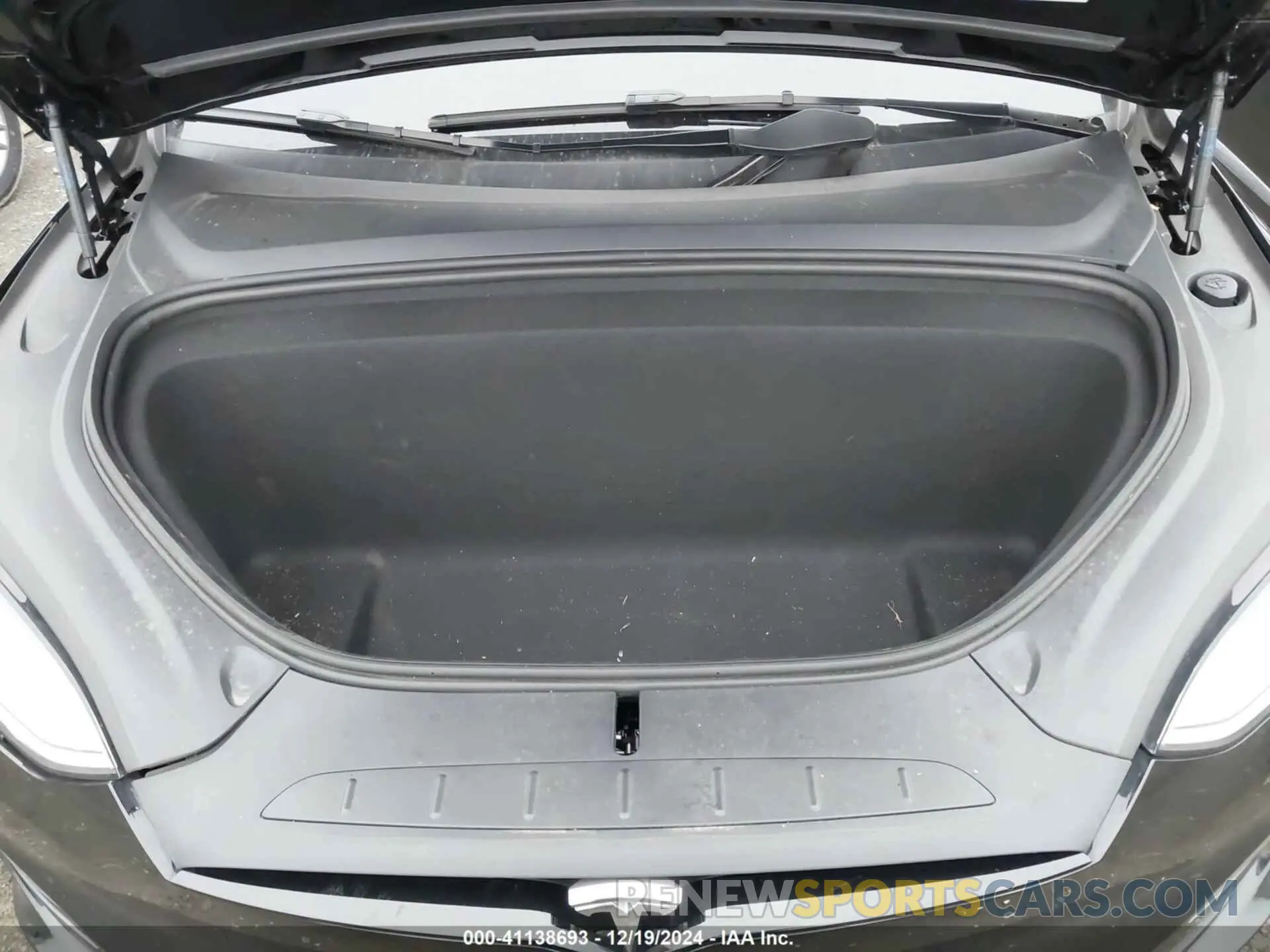 10 fotografías del automóvil dañado 7SAXCBE5XPF378315 TESLA MODEL X 2023