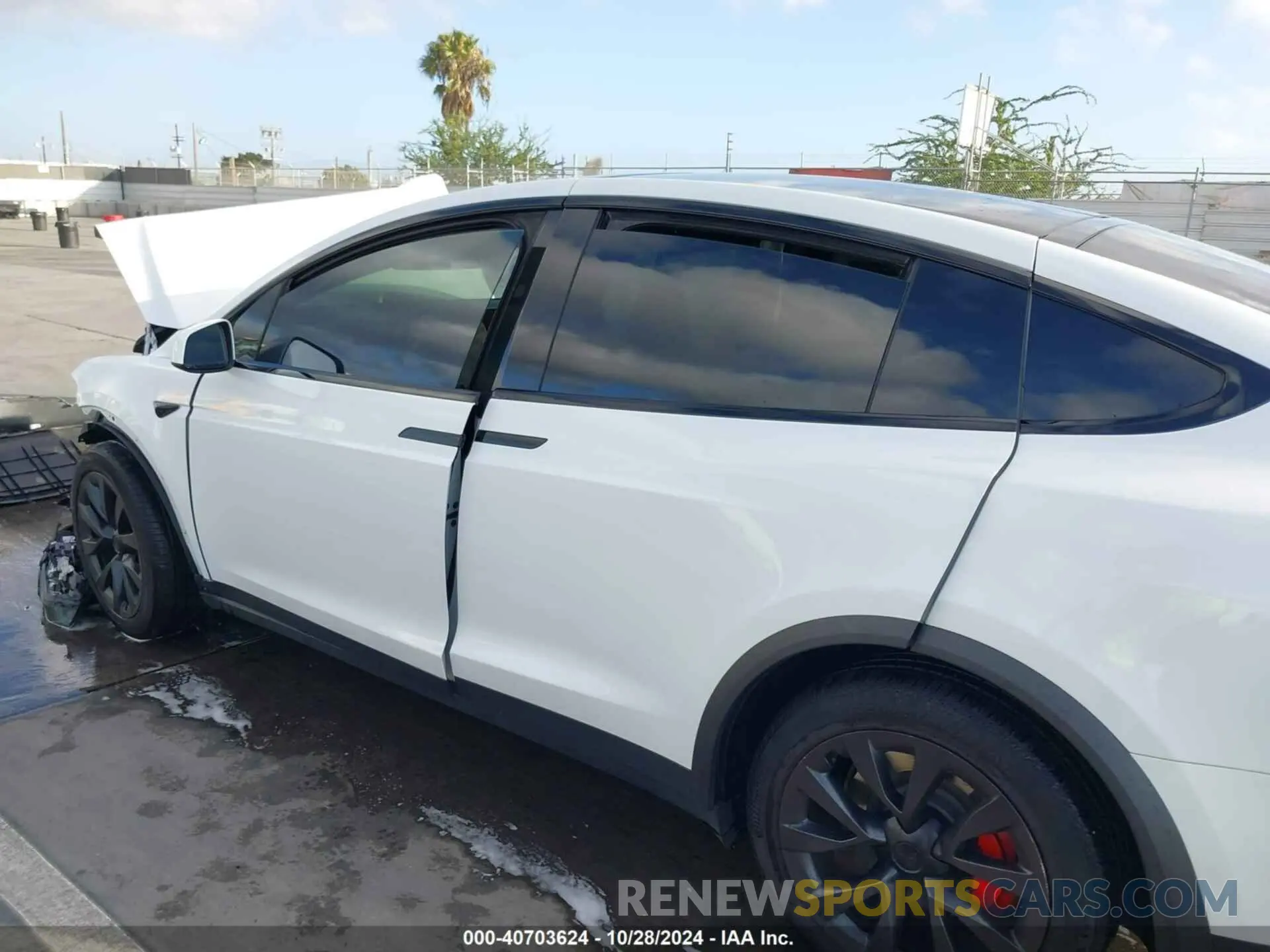 14 fotografías del automóvil dañado 7SAXCBE60PF397433 TESLA MODEL X 2023