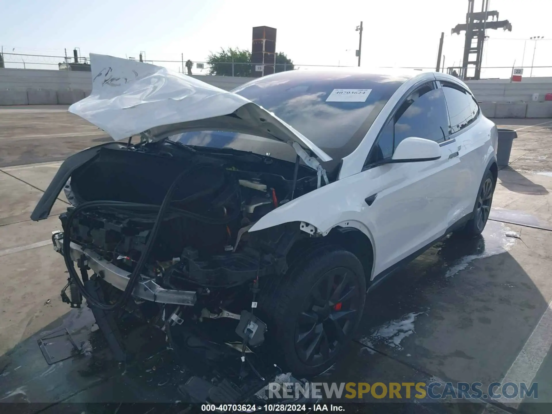 2 fotografías del automóvil dañado 7SAXCBE60PF397433 TESLA MODEL X 2023