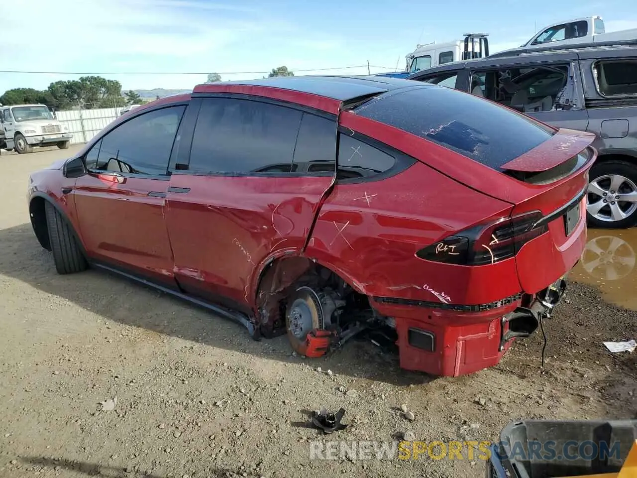 2 fotografías del automóvil dañado 7SAXCBE62PF427287 TESLA MODEL X 2023