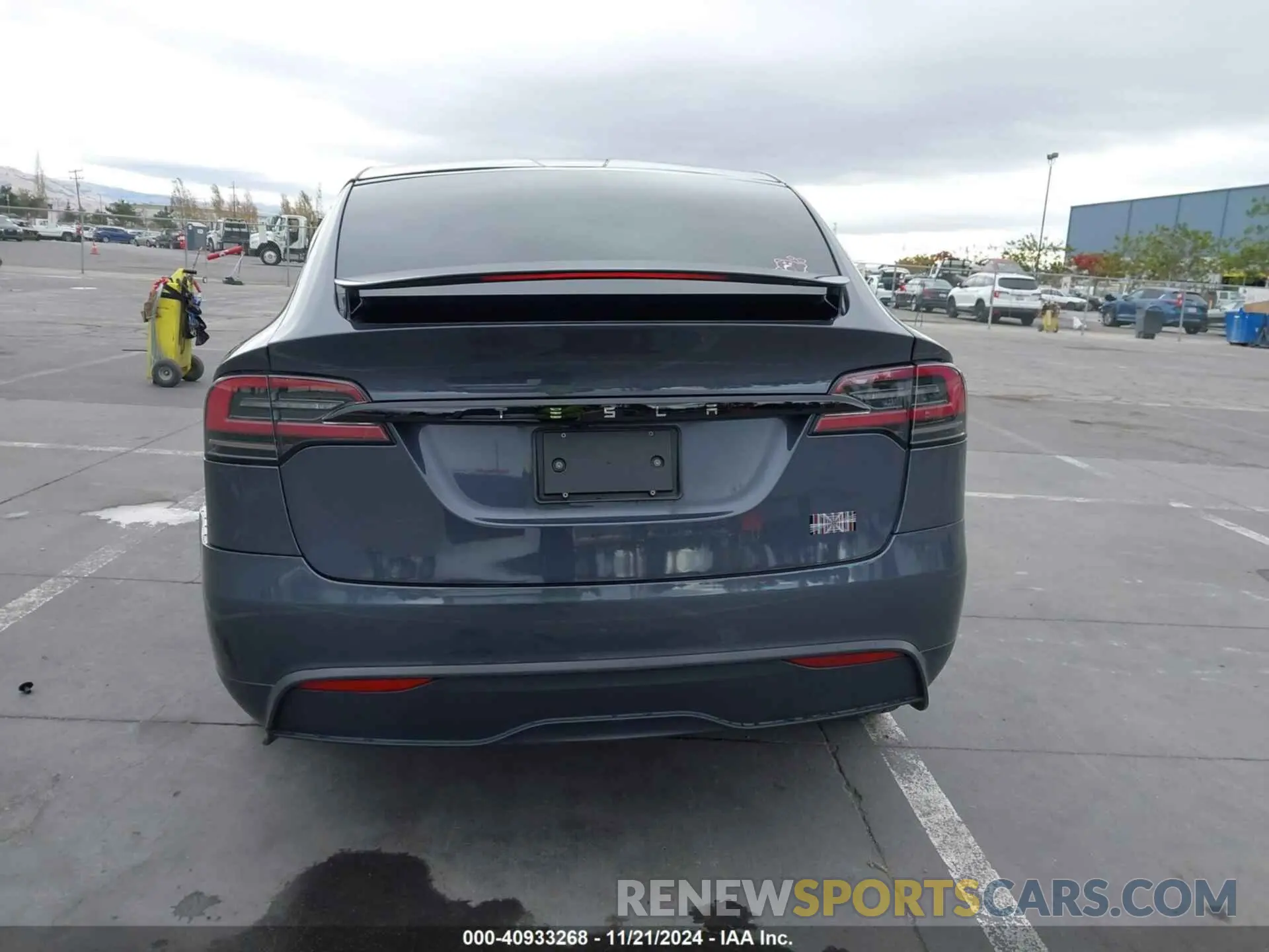 16 fotografías del automóvil dañado 7SAXCBE64PF402794 TESLA MODEL X 2023
