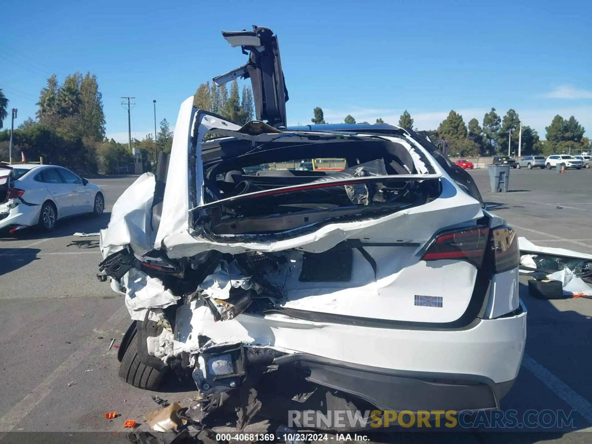 16 fotografías del automóvil dañado 7SAXCBE69PF410115 TESLA MODEL X 2023