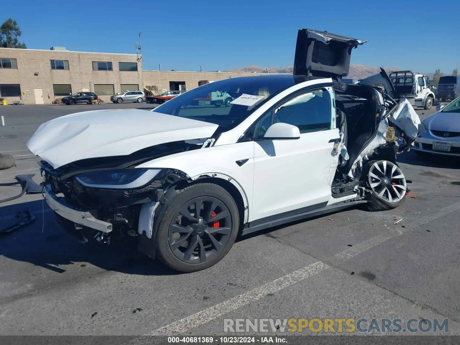 2 fotografías del automóvil dañado 7SAXCBE69PF410115 TESLA MODEL X 2023