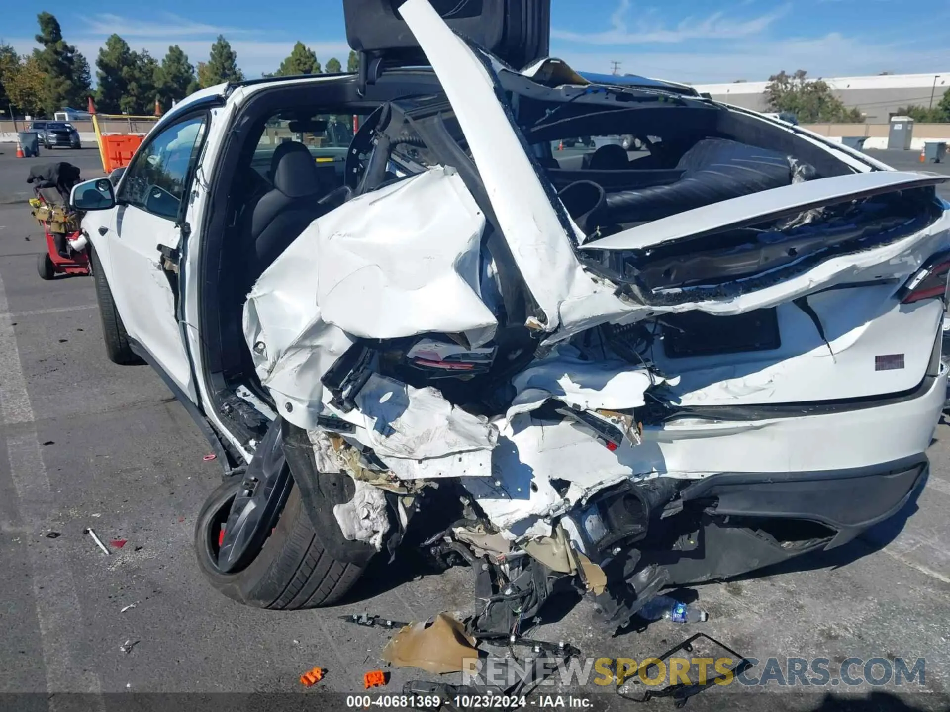 6 fotografías del automóvil dañado 7SAXCBE69PF410115 TESLA MODEL X 2023
