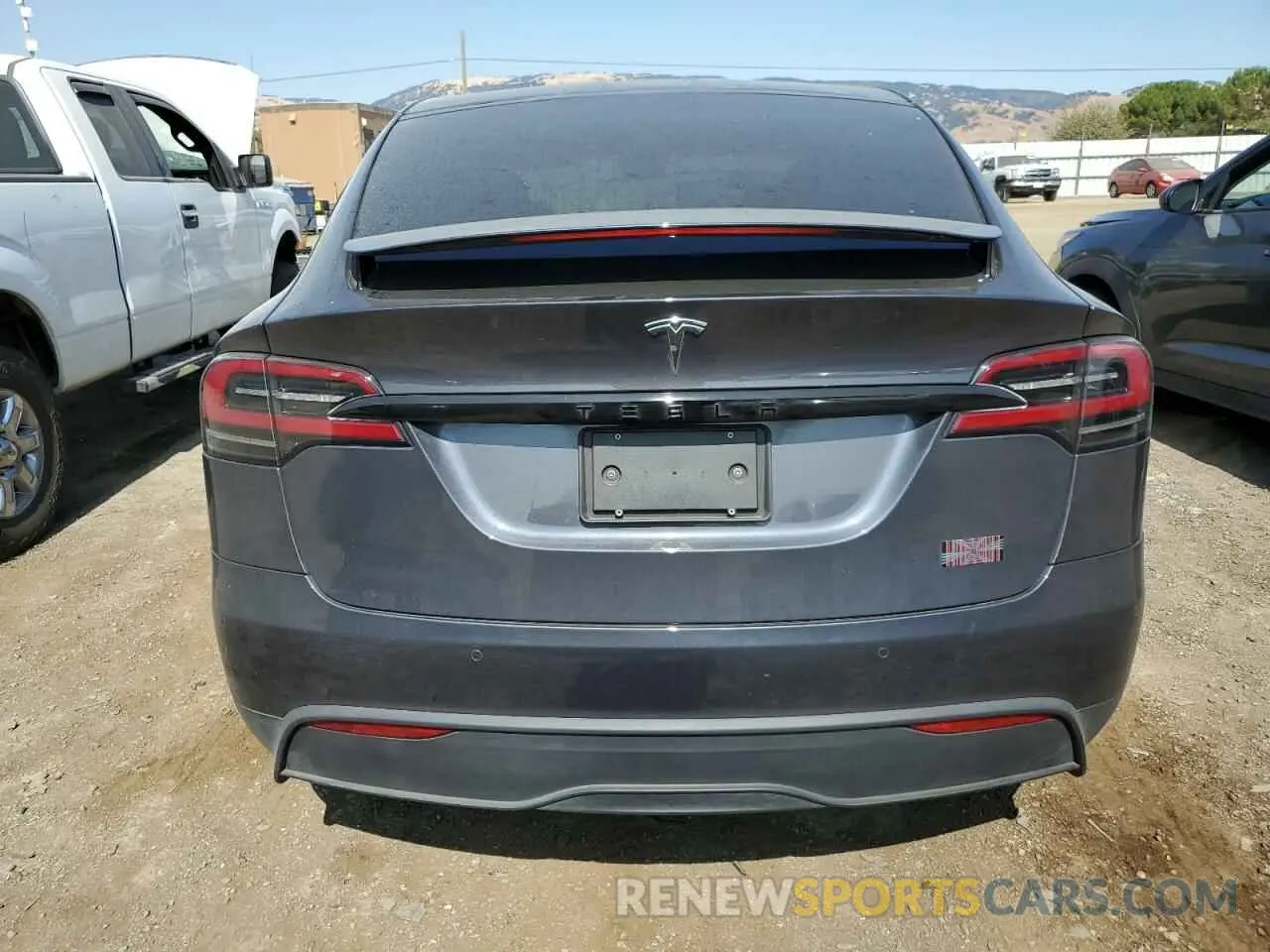 6 fotografías del automóvil dañado 7SAXCBE6XPF373186 TESLA MODEL X 2023