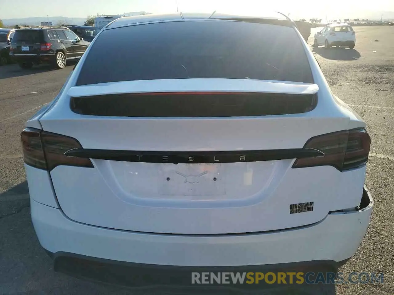 6 fotografías del automóvil dañado 7SAXCBE6XPF395804 TESLA MODEL X 2023