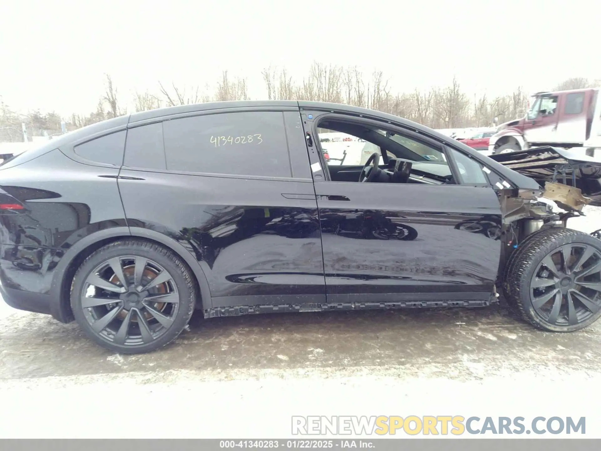 14 fotografías del automóvil dañado 7SAXCAE51RF457496 TESLA MODEL X 2024