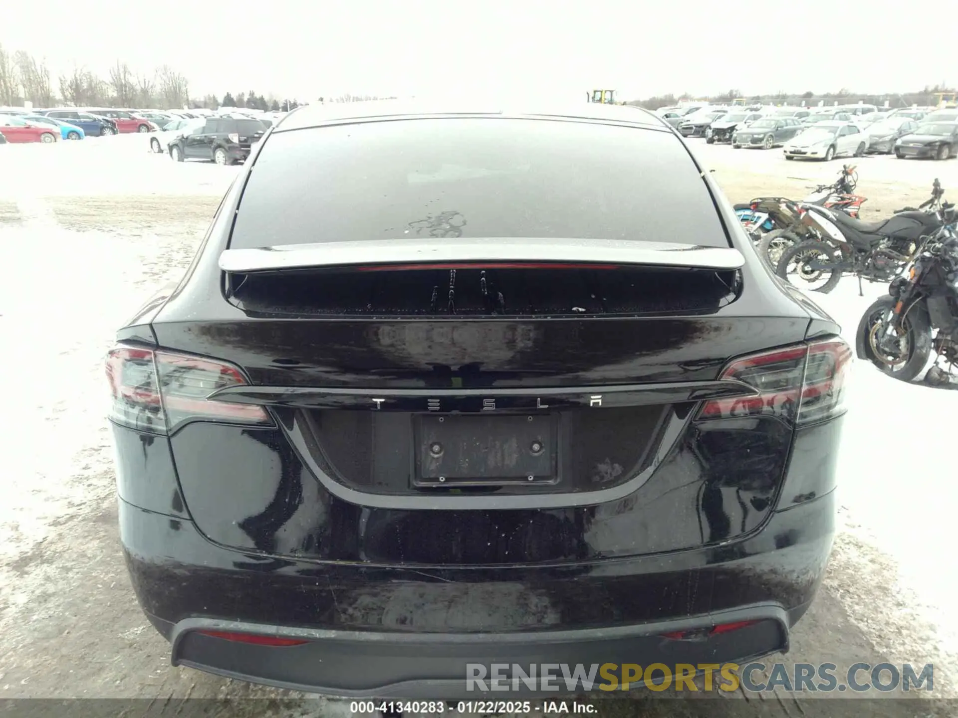 17 fotografías del automóvil dañado 7SAXCAE51RF457496 TESLA MODEL X 2024
