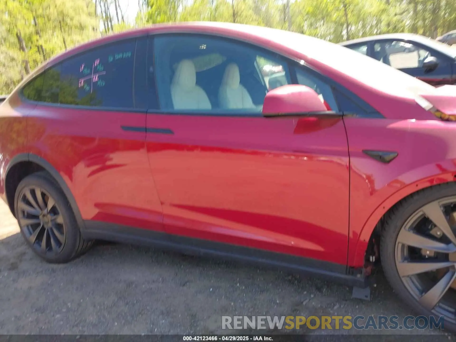13 fotografías del automóvil dañado 7SAXCAE56RF460197 TESLA MODEL X 2024