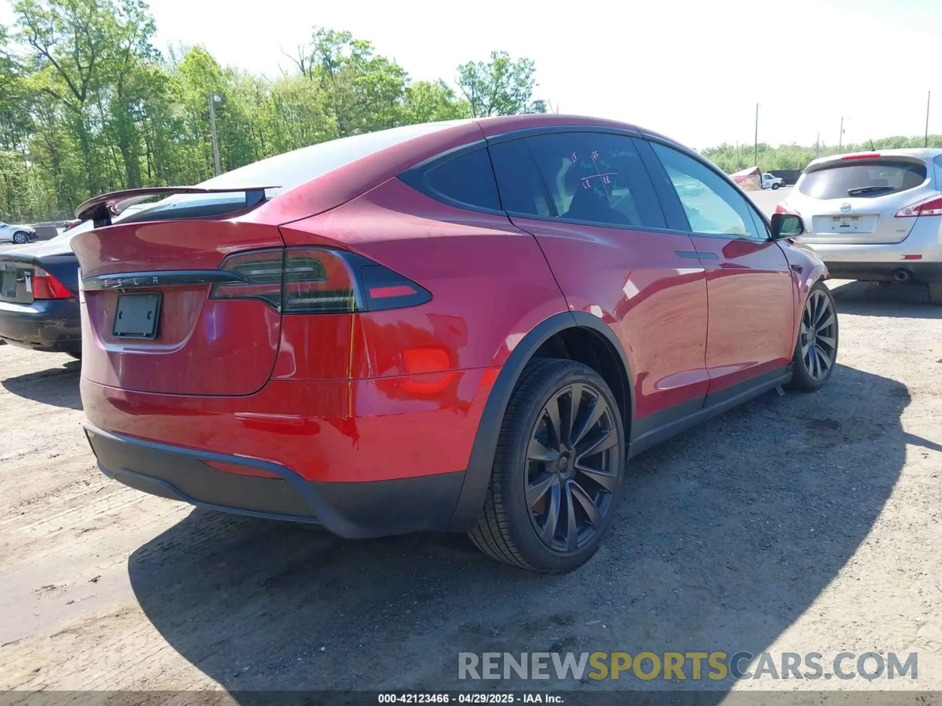 4 fotografías del automóvil dañado 7SAXCAE56RF460197 TESLA MODEL X 2024