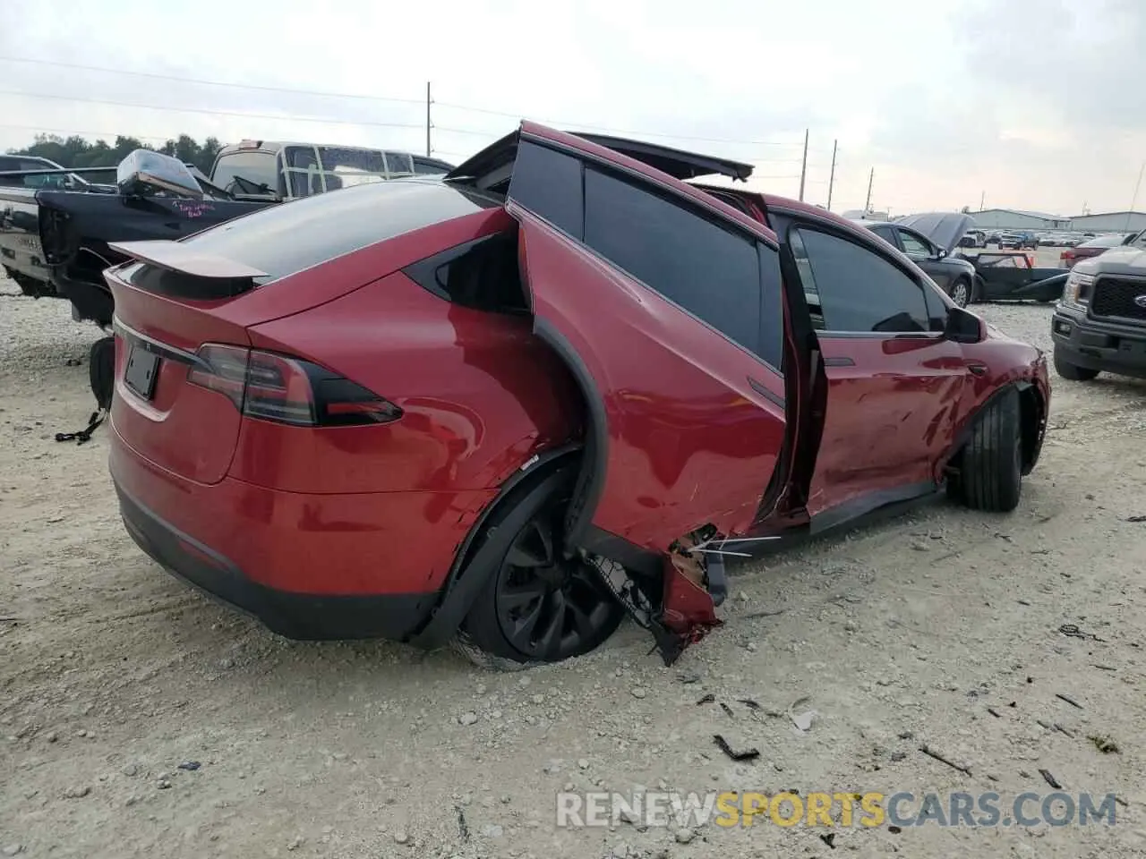 3 fotografías del automóvil dañado 7SAXCAE57RF444414 TESLA MODEL X 2024