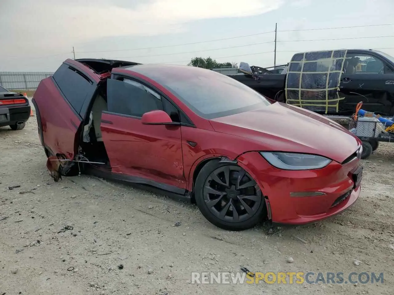 4 fotografías del automóvil dañado 7SAXCAE57RF444414 TESLA MODEL X 2024