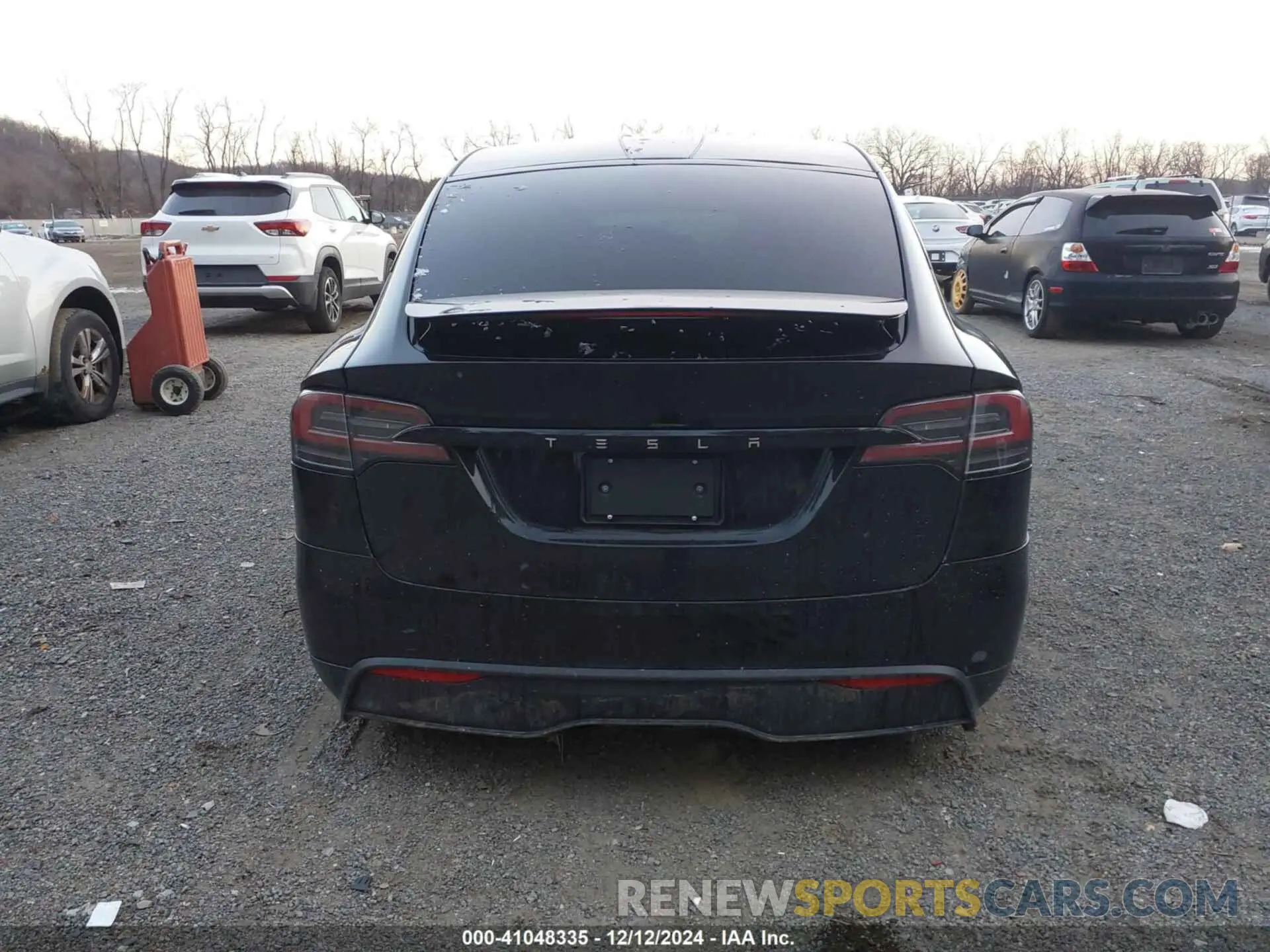 17 fotografías del automóvil dañado 7SAXCAE59RF458430 TESLA MODEL X 2024
