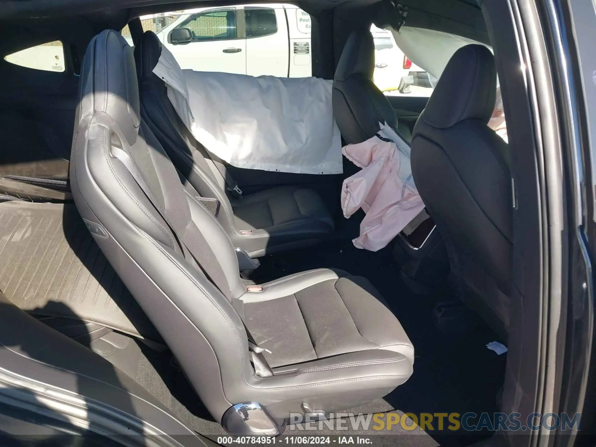 8 fotografías del automóvil dañado 7SAXCBE51RF457133 TESLA MODEL X 2024