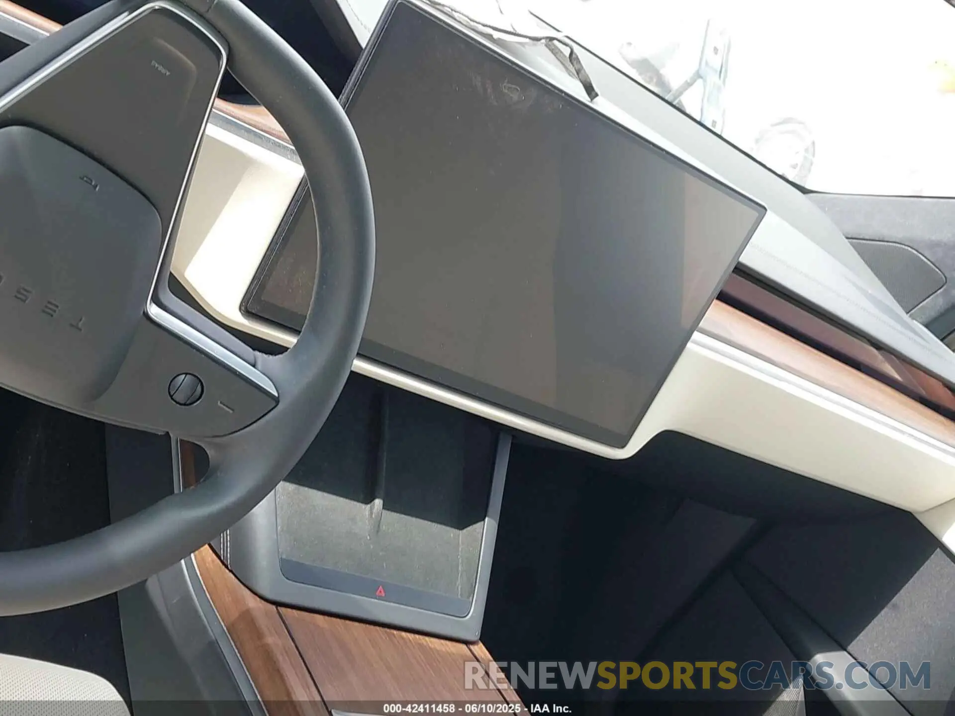 17 fotografías del automóvil dañado 7SAXCBE52RF456542 TESLA MODEL X 2024