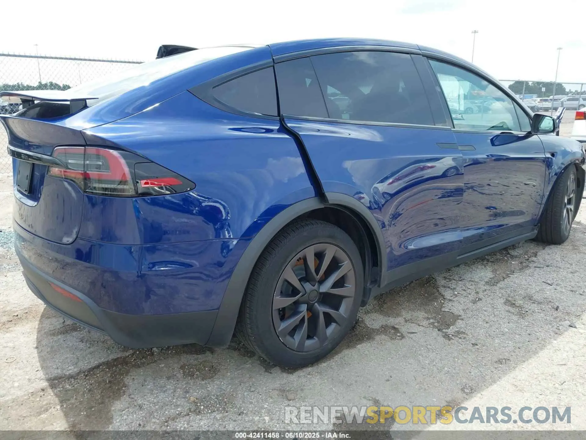 4 fotografías del automóvil dañado 7SAXCBE52RF456542 TESLA MODEL X 2024
