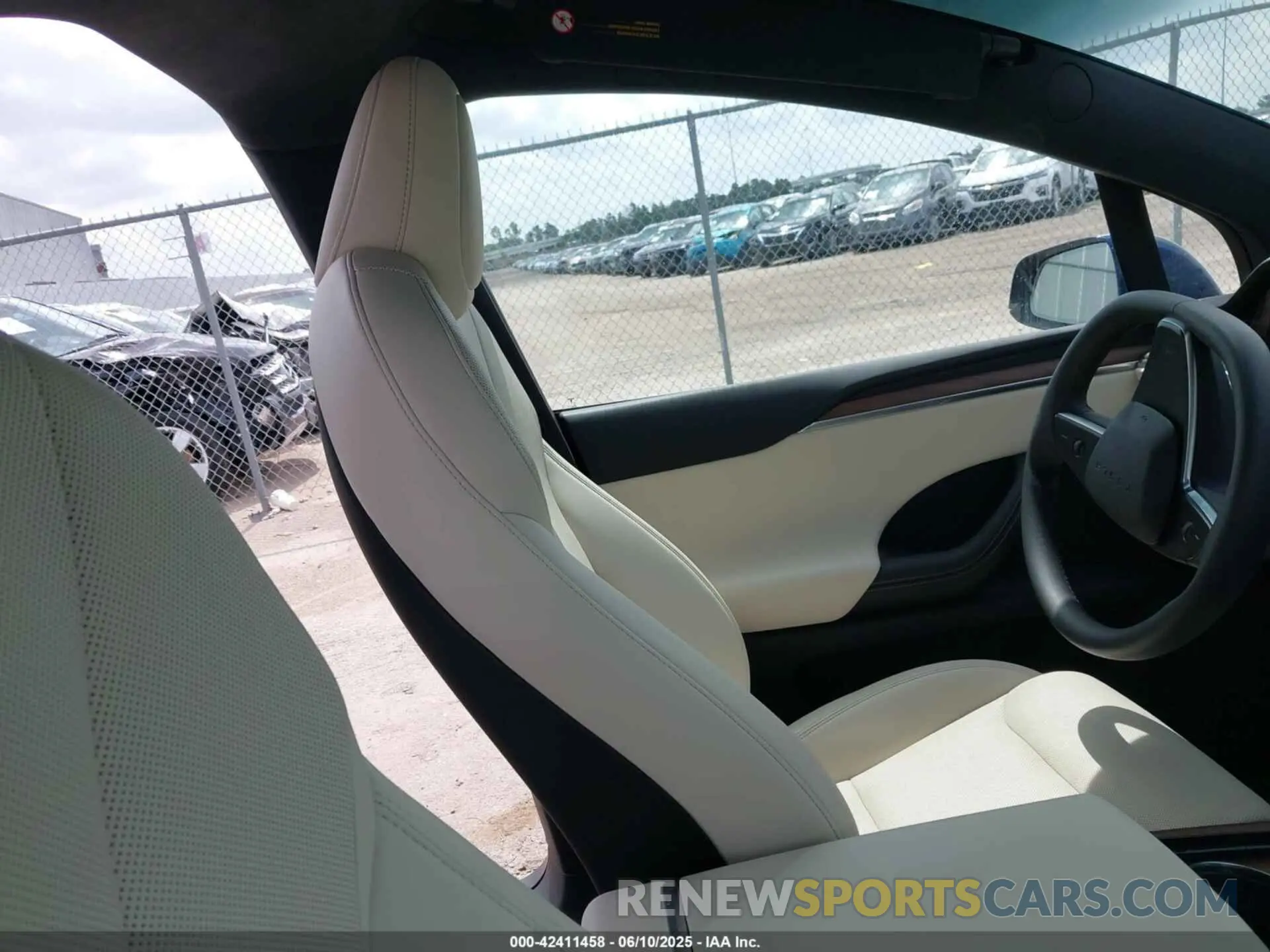 5 fotografías del automóvil dañado 7SAXCBE52RF456542 TESLA MODEL X 2024