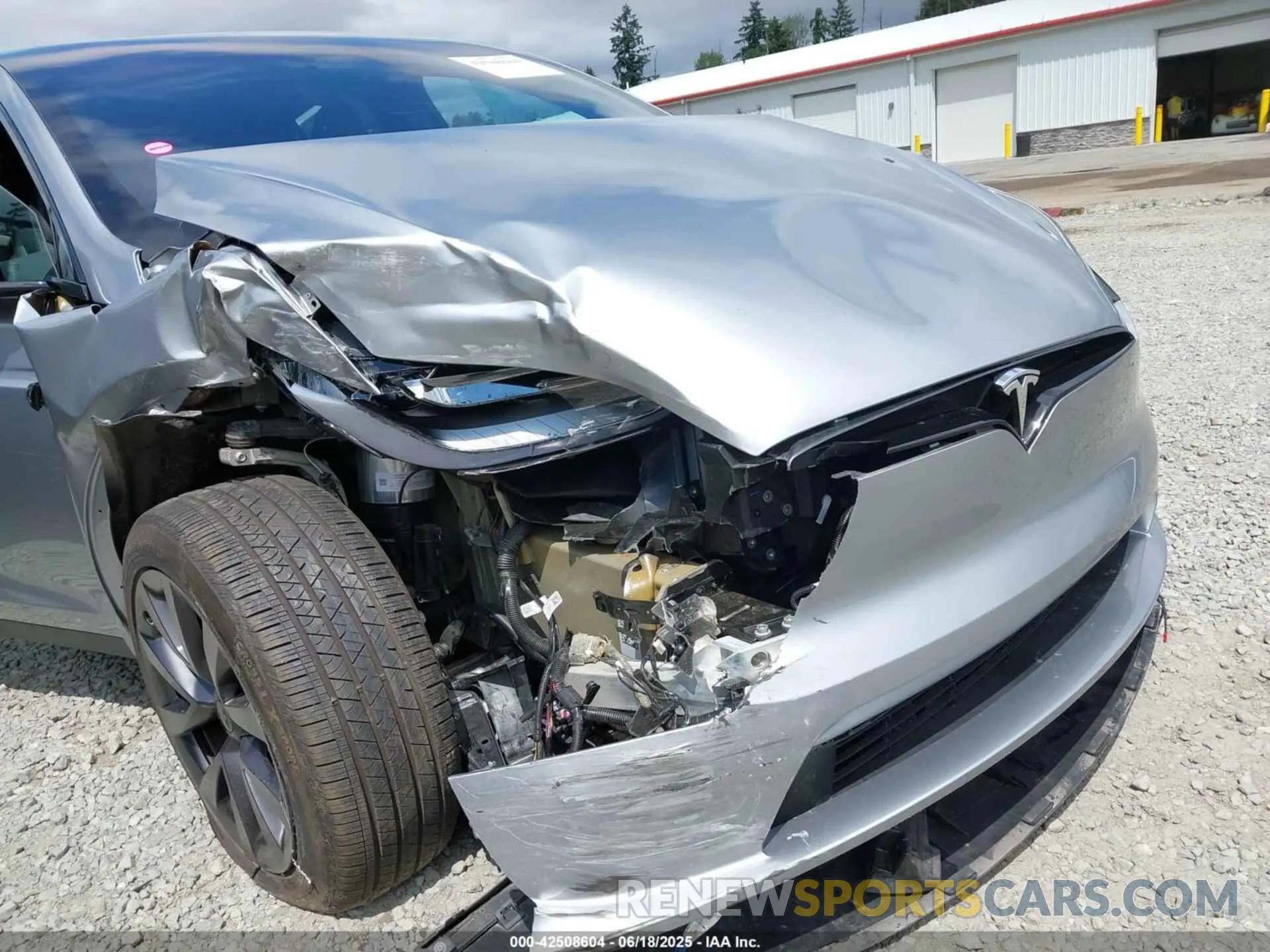 6 fotografías del automóvil dañado 7SAXCBE55RF460875 TESLA MODEL X 2024