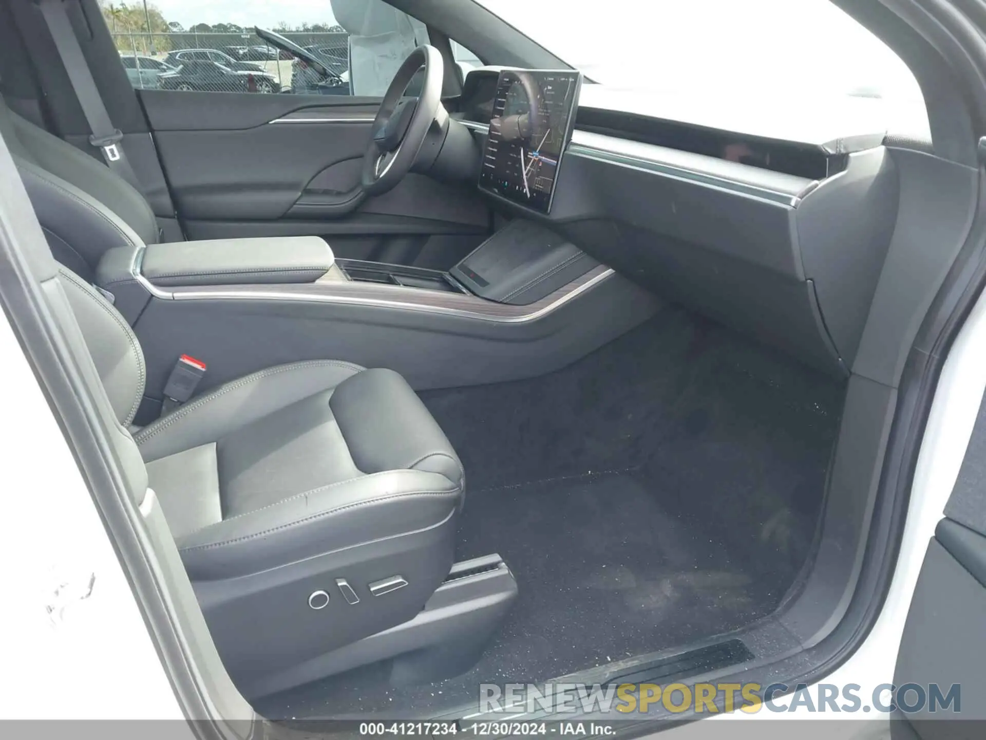 5 fotografías del automóvil dañado 7SAXCBE59RF433324 TESLA MODEL X 2024