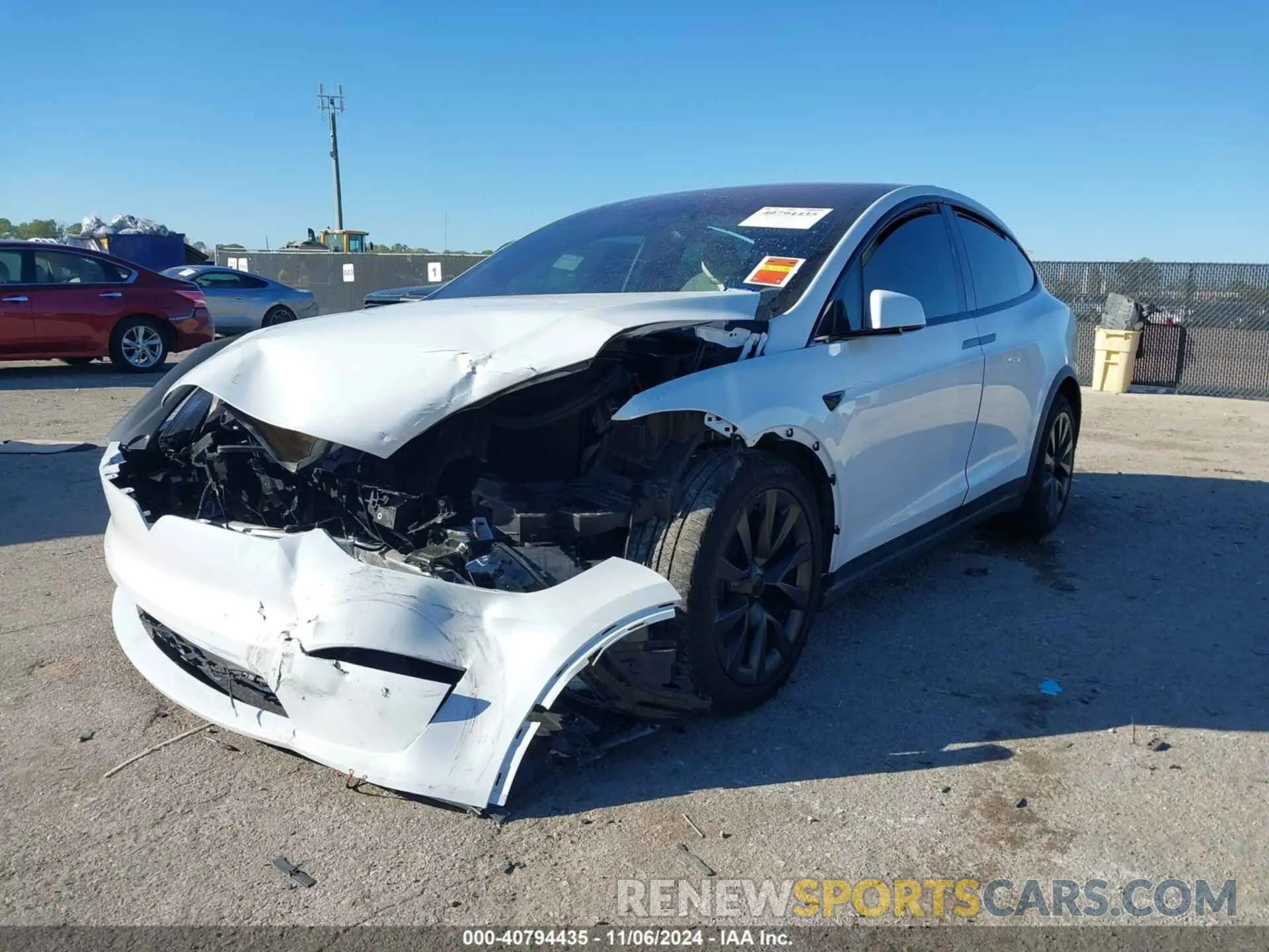 2 fotografías del automóvil dañado 7SAXCBE5XRF442615 TESLA MODEL X 2024
