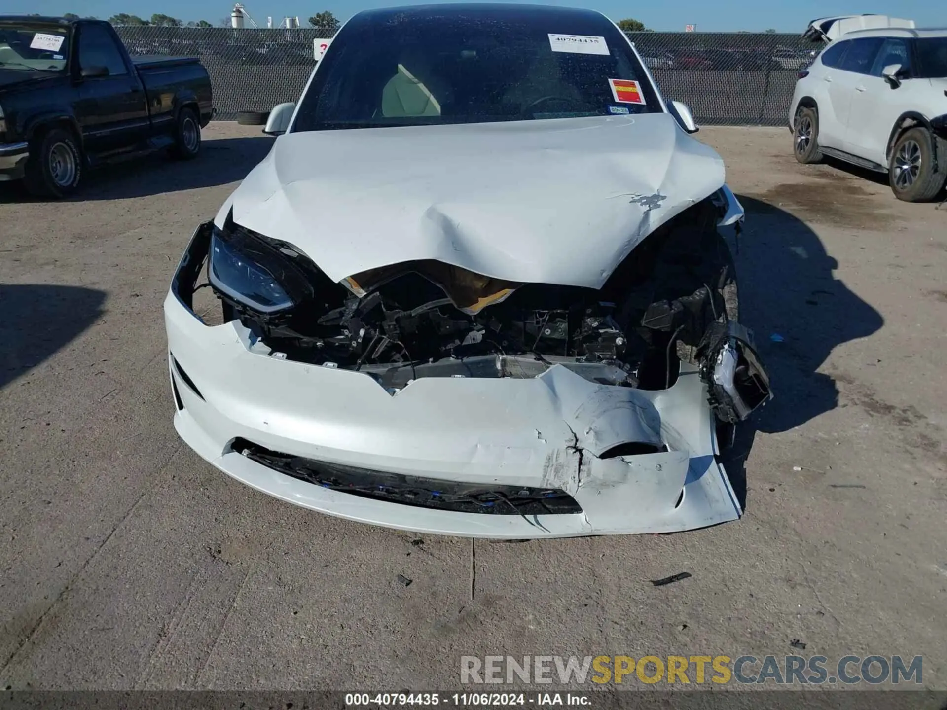 6 fotografías del automóvil dañado 7SAXCBE5XRF442615 TESLA MODEL X 2024