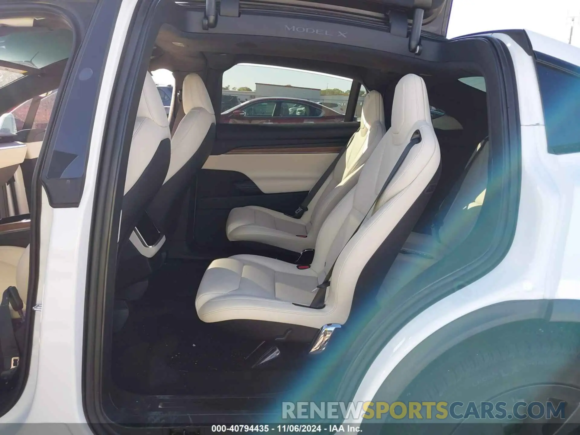 8 fotografías del automóvil dañado 7SAXCBE5XRF442615 TESLA MODEL X 2024