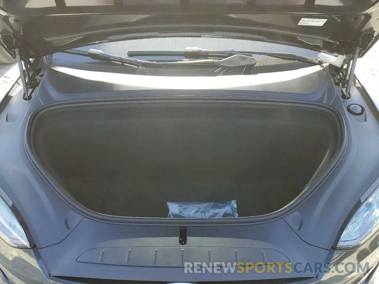 12 fotografías del automóvil dañado 7SAXCBE5XRF447328 TESLA MODEL X 2024