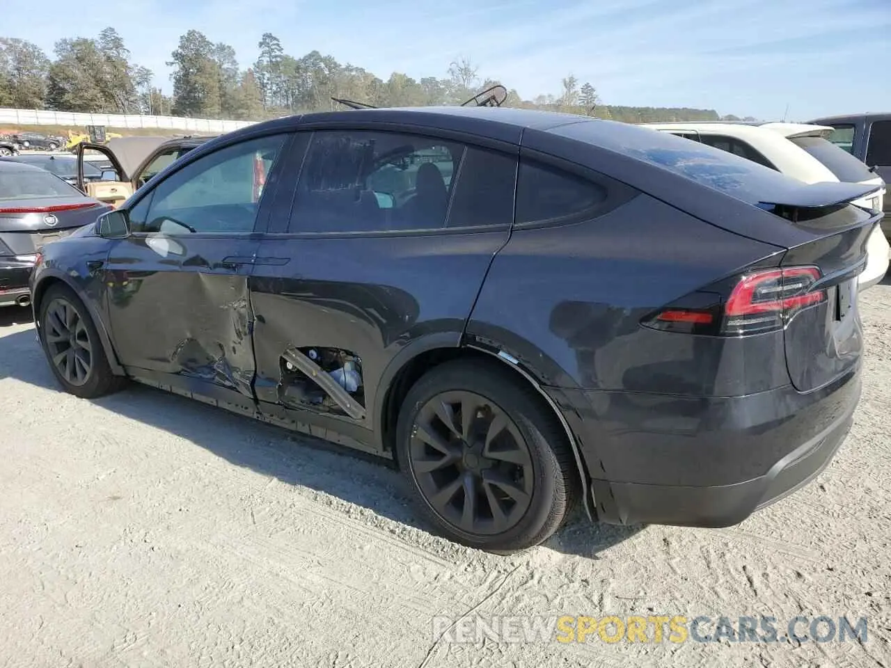 2 fotografías del automóvil dañado 7SAXCBE5XRF447328 TESLA MODEL X 2024