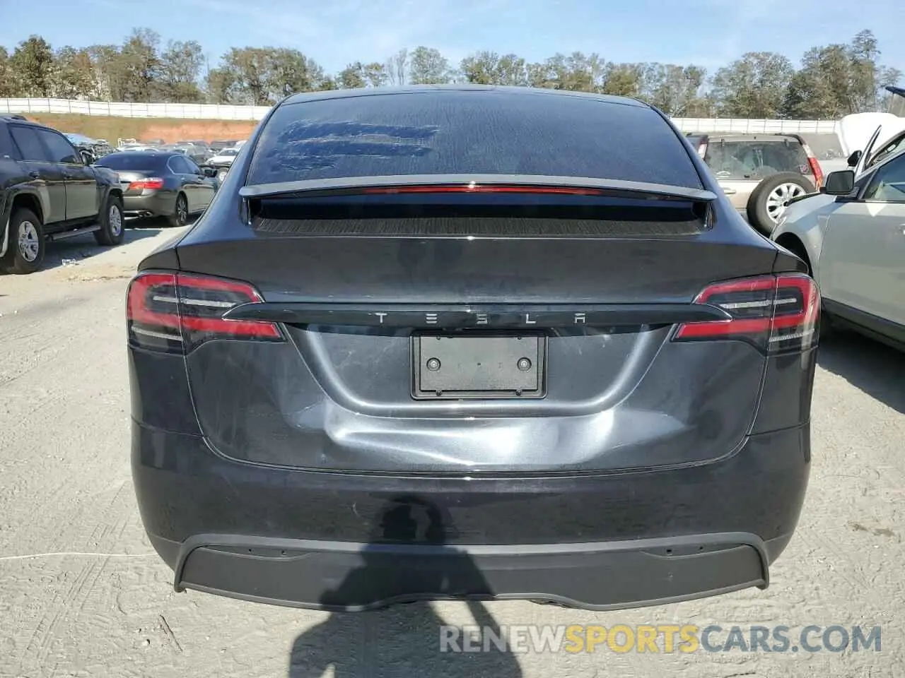6 fotografías del automóvil dañado 7SAXCBE5XRF447328 TESLA MODEL X 2024