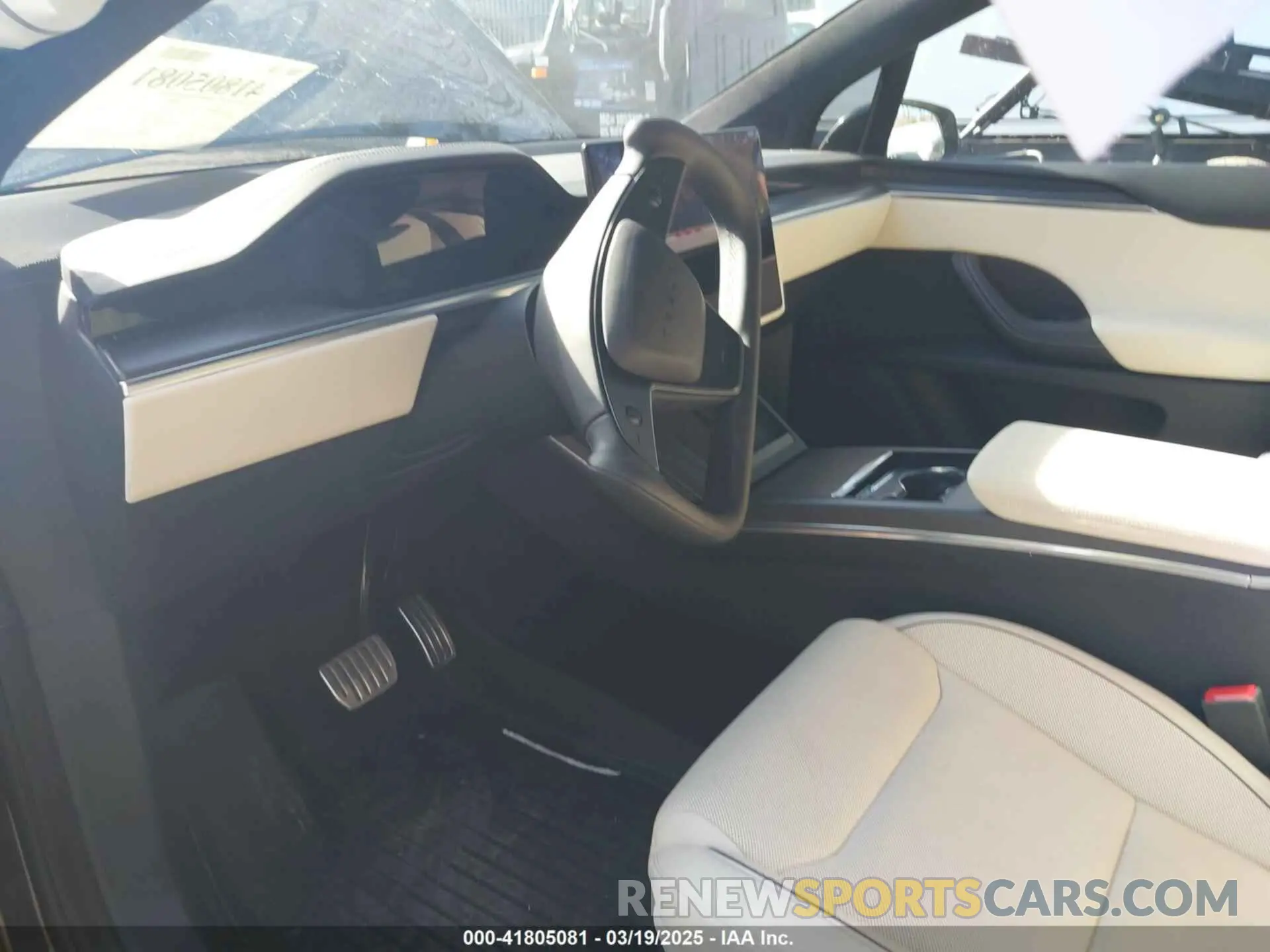 5 fotografías del automóvil dañado 7SAXCBE60RF447492 TESLA MODEL X 2024