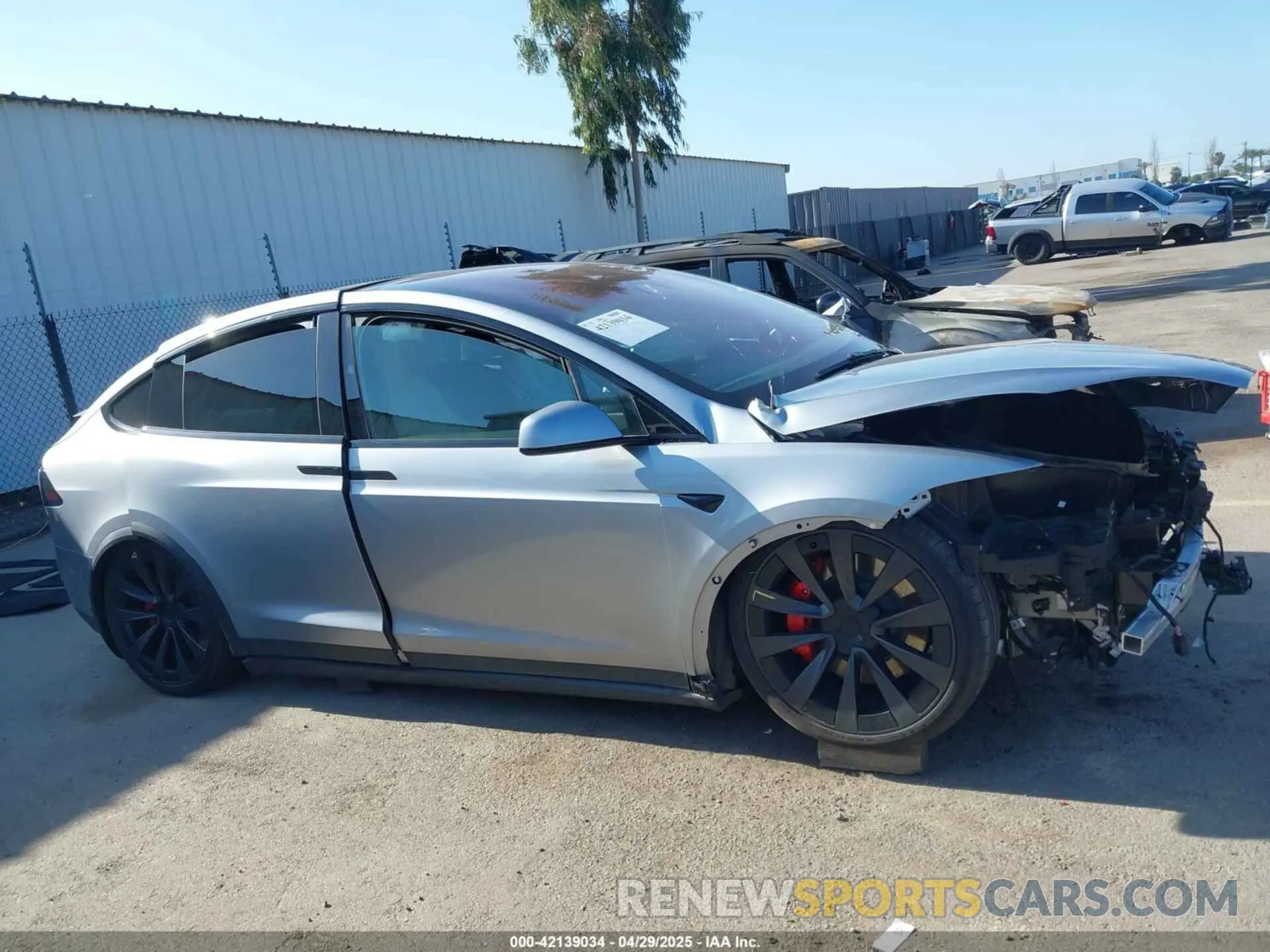 13 fotografías del automóvil dañado 7SAXCBE66RF458402 TESLA MODEL X 2024