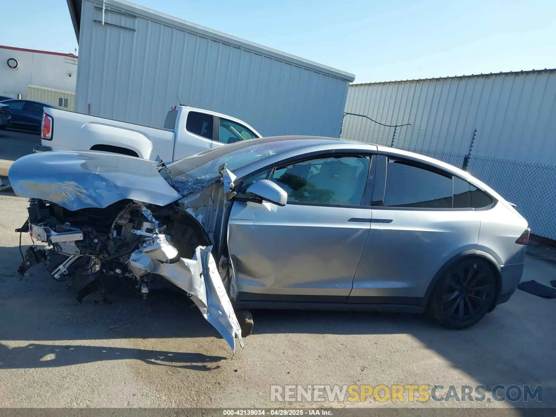 14 fotografías del automóvil dañado 7SAXCBE66RF458402 TESLA MODEL X 2024