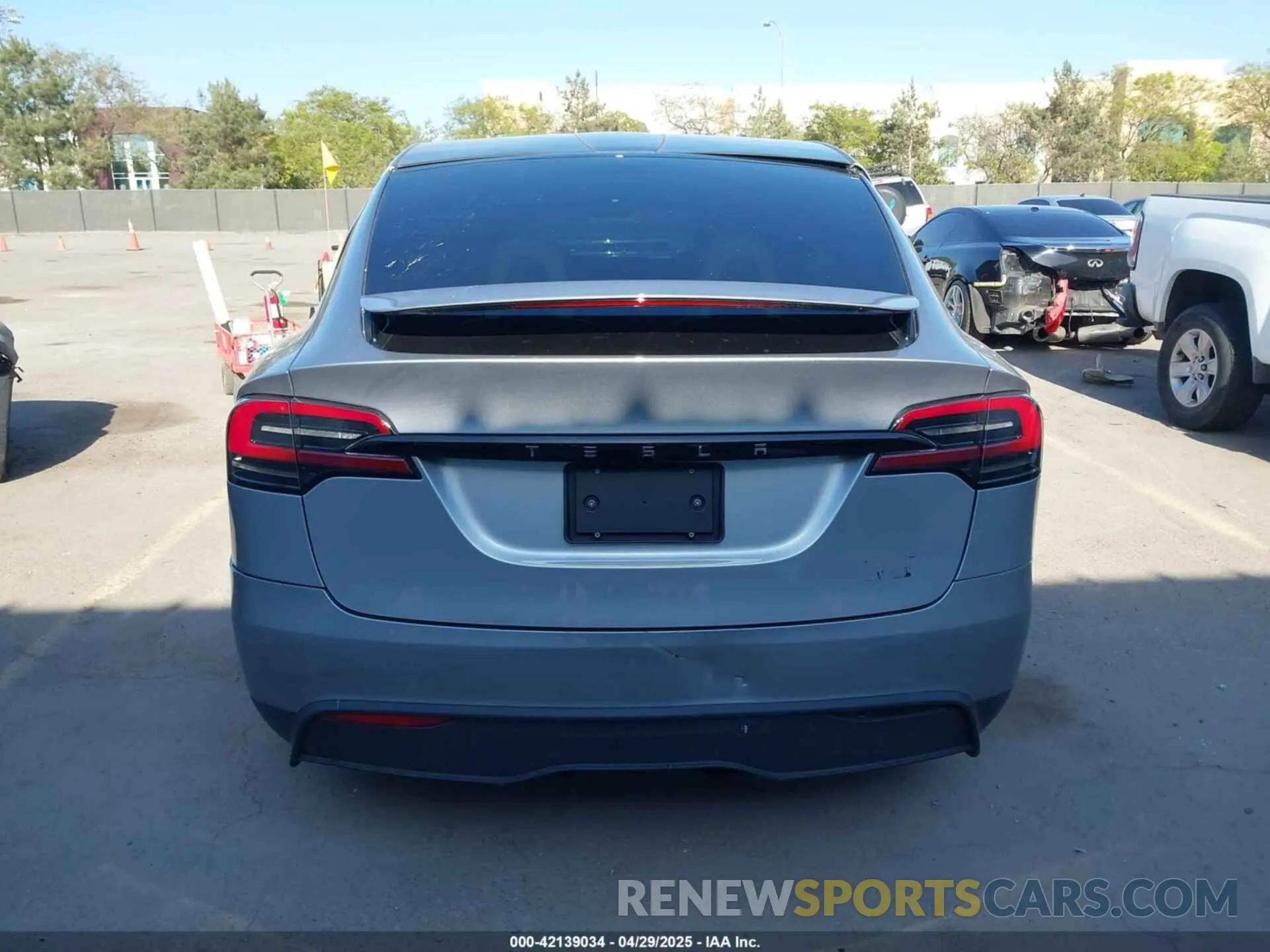 16 fotografías del automóvil dañado 7SAXCBE66RF458402 TESLA MODEL X 2024
