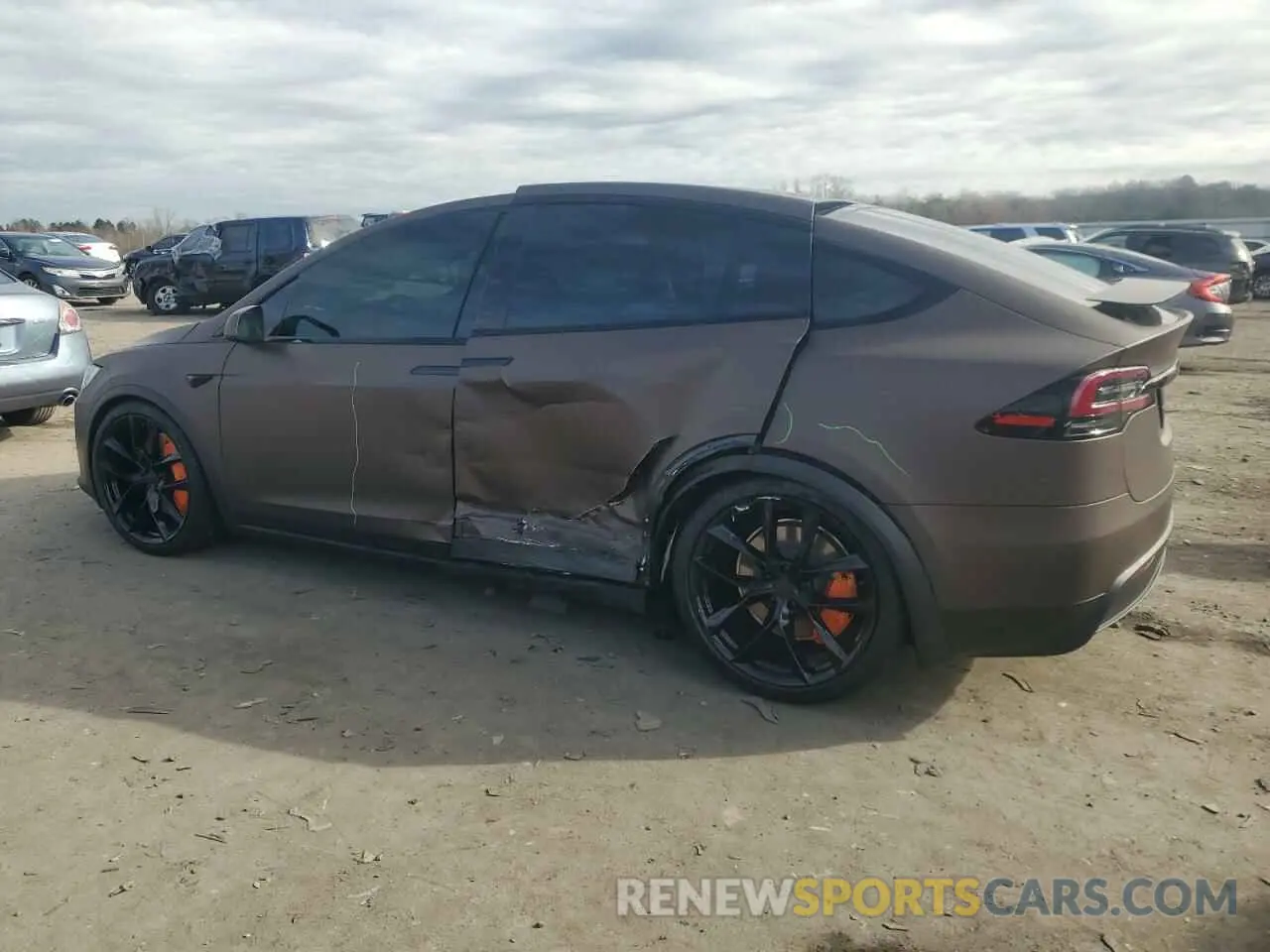 2 fotografías del automóvil dañado 7SAXCDE55RF446289 TESLA MODEL X 2024