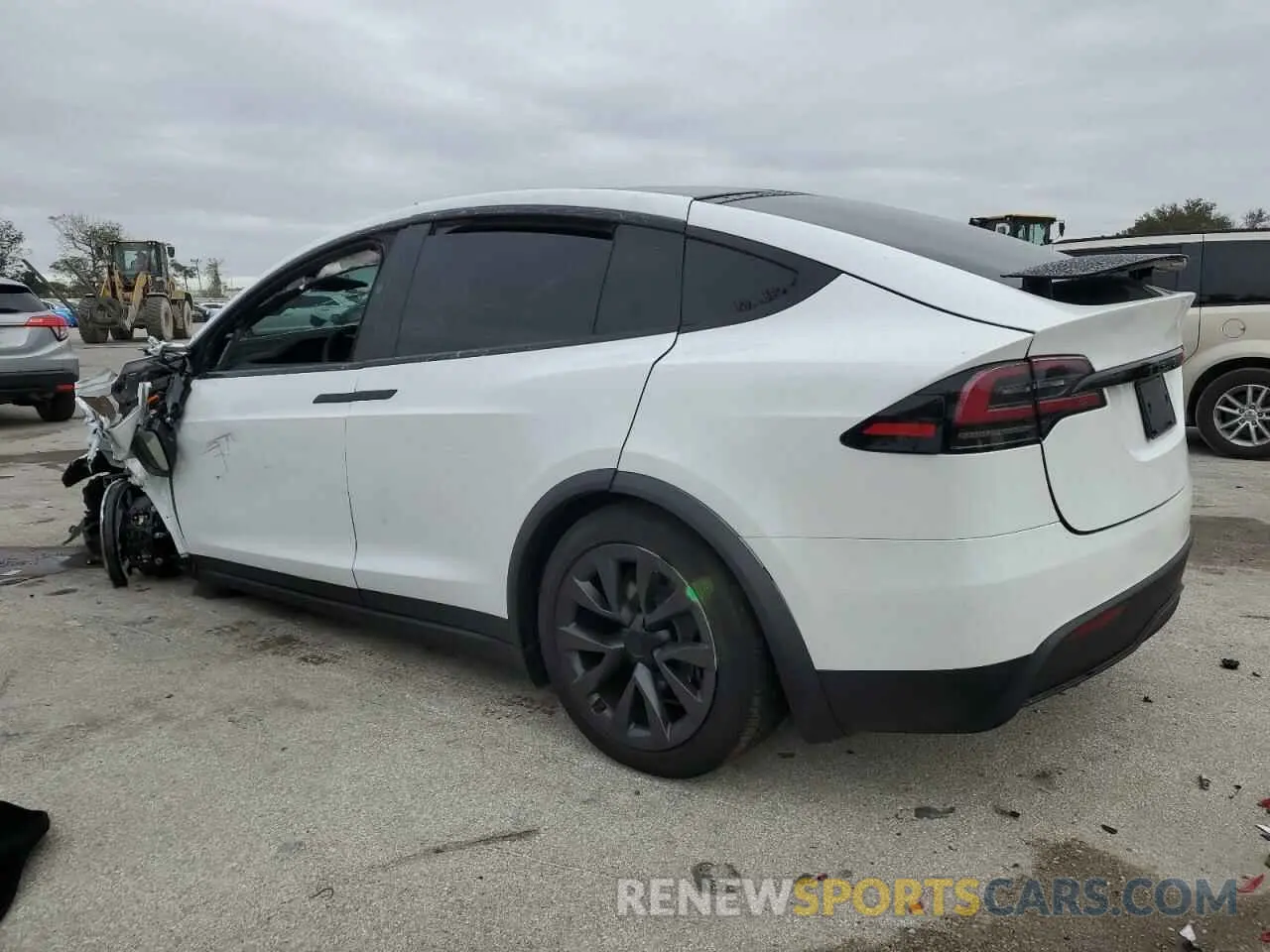 2 fotografías del automóvil dañado 7SAXCDE58RF453902 TESLA MODEL X 2024