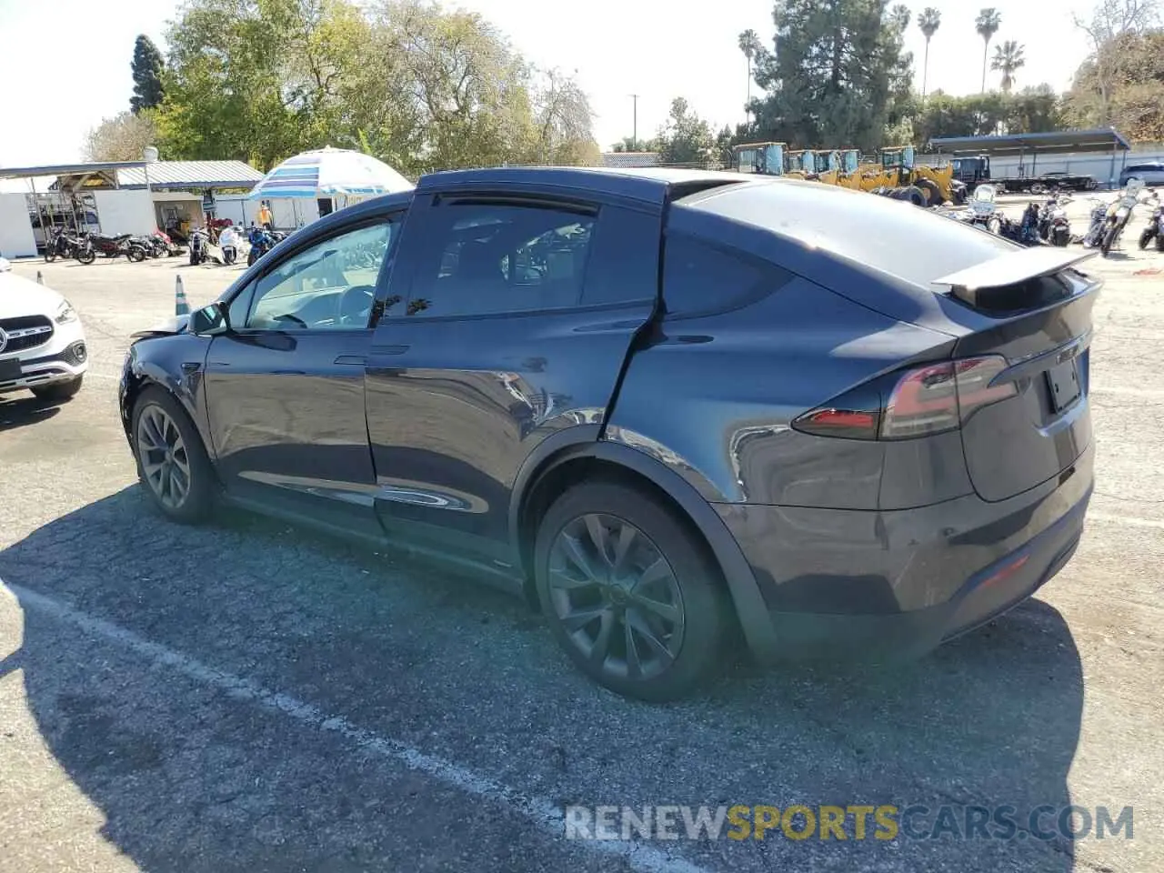 2 fotografías del automóvil dañado 7SAXCDE59RF458641 TESLA MODEL X 2024