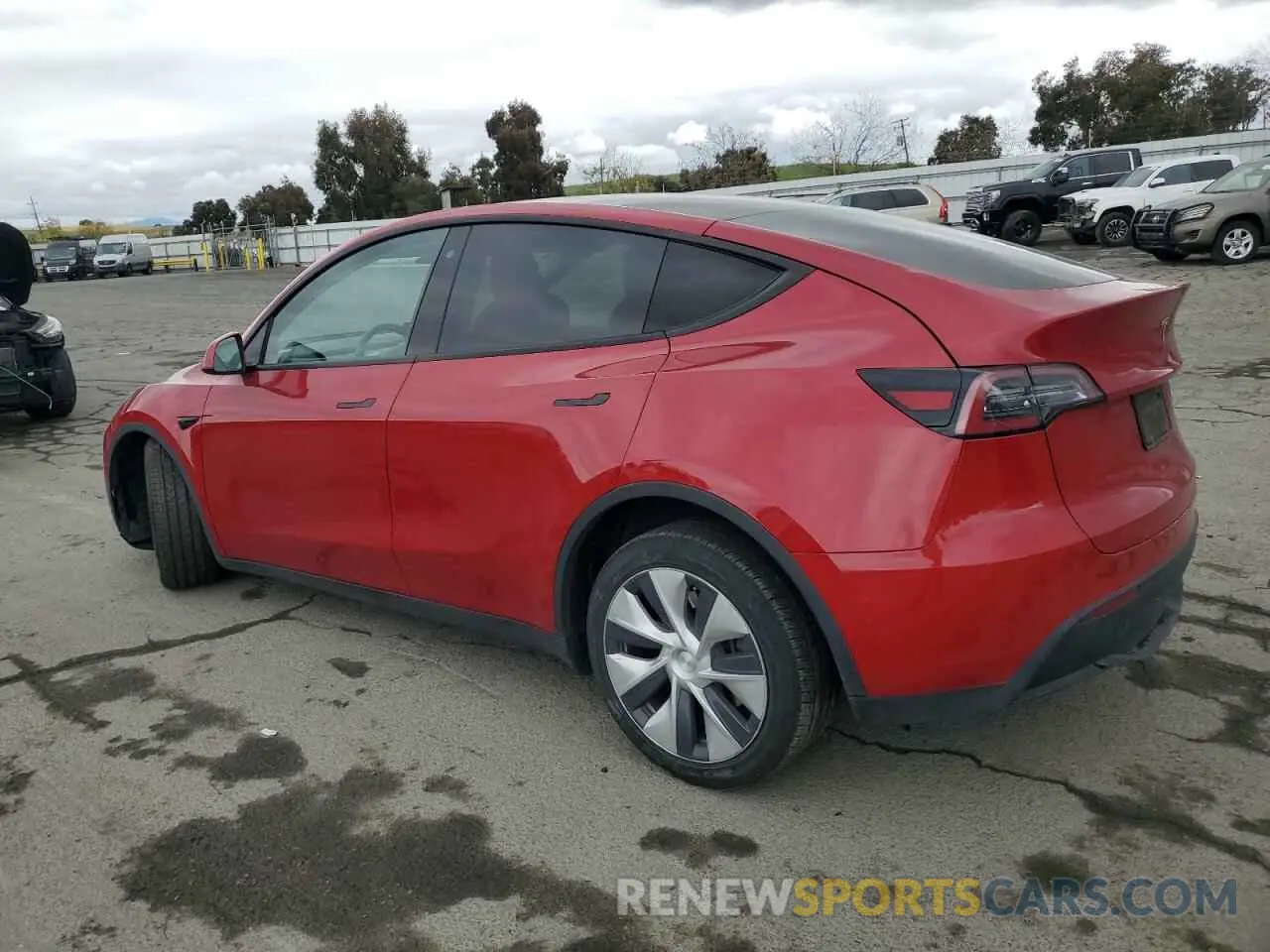 2 fotografías del automóvil dañado 5YJYGDEE0LF015324 TESLA MODEL Y 2020