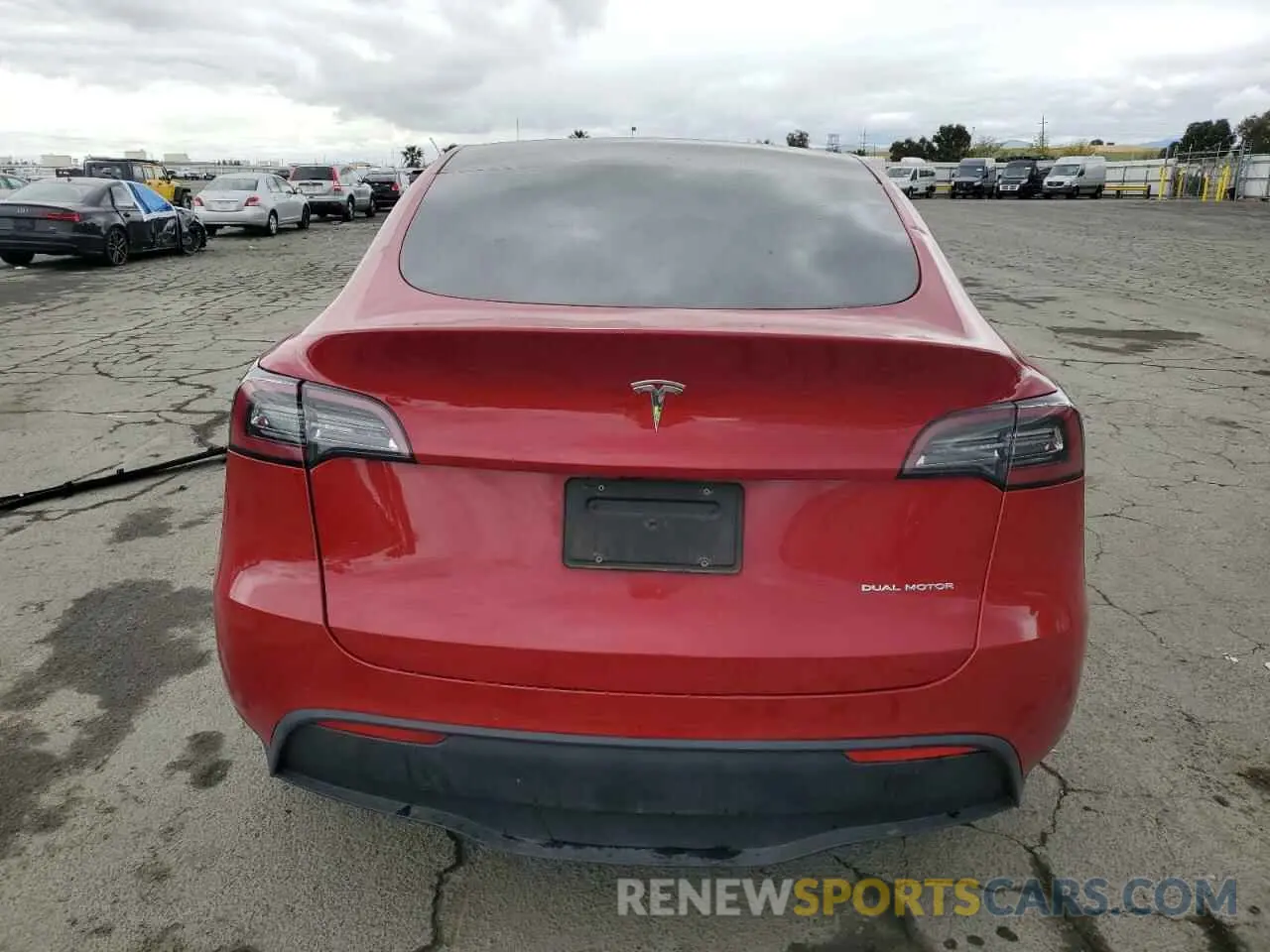 6 fotografías del automóvil dañado 5YJYGDEE0LF015324 TESLA MODEL Y 2020