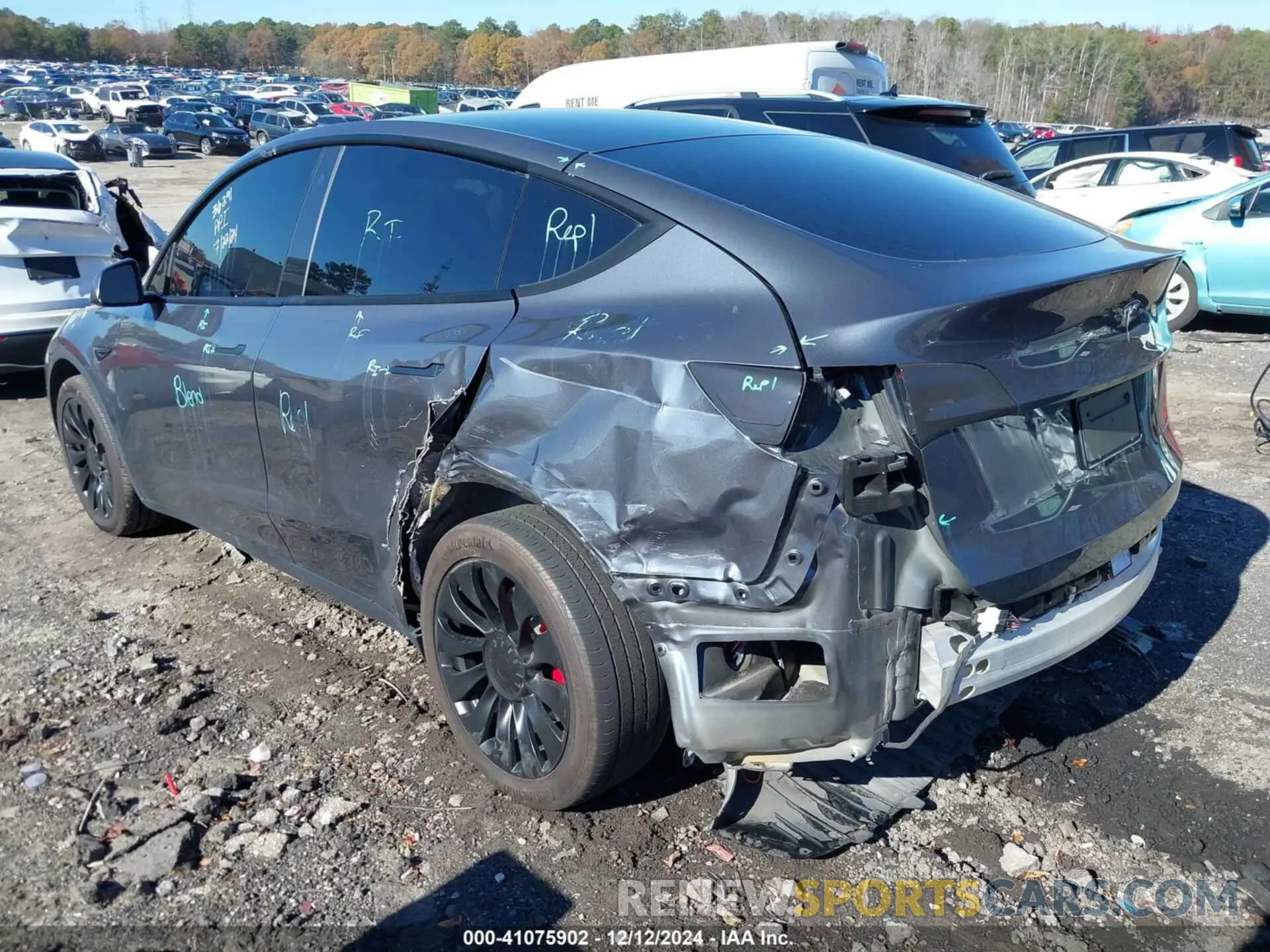 3 fotografías del automóvil dañado 5YJYGDEE1LF009211 TESLA MODEL Y 2020