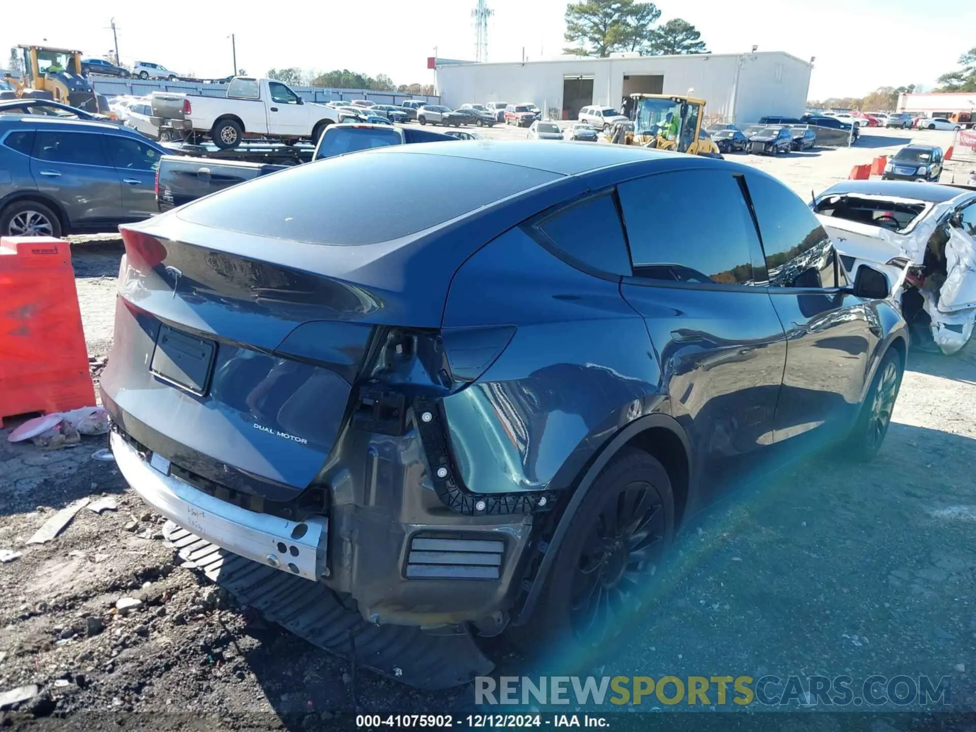 4 fotografías del automóvil dañado 5YJYGDEE1LF009211 TESLA MODEL Y 2020