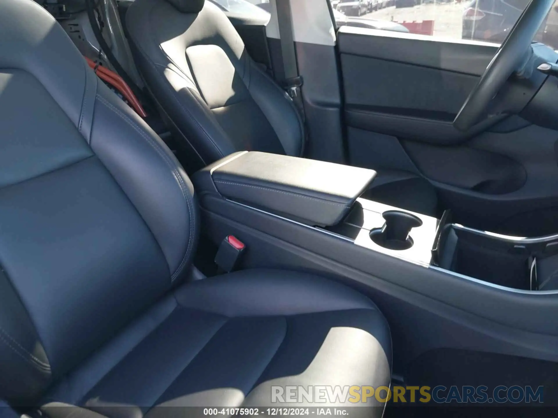 5 fotografías del automóvil dañado 5YJYGDEE1LF009211 TESLA MODEL Y 2020