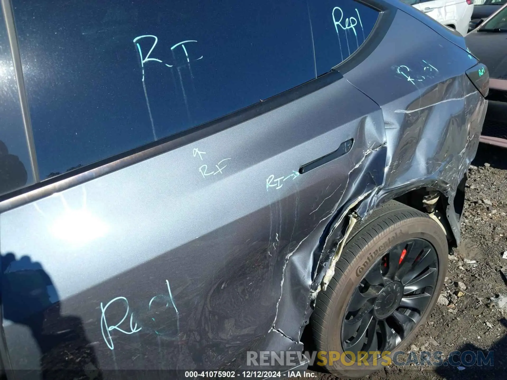 6 fotografías del automóvil dañado 5YJYGDEE1LF009211 TESLA MODEL Y 2020