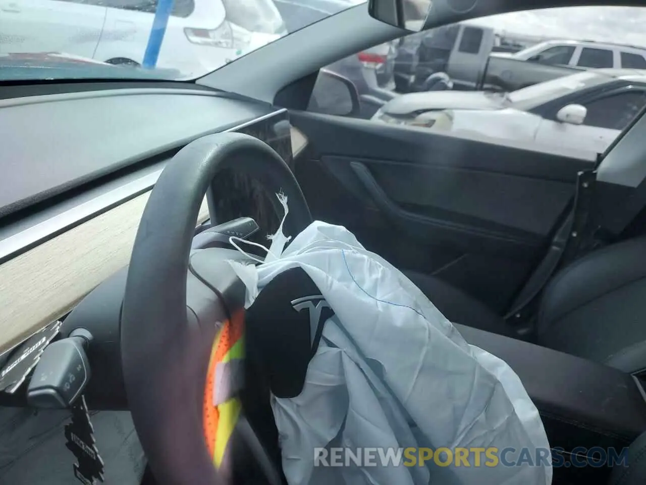 9 fotografías del automóvil dañado 5YJYGDEE1LF009967 TESLA MODEL Y 2020
