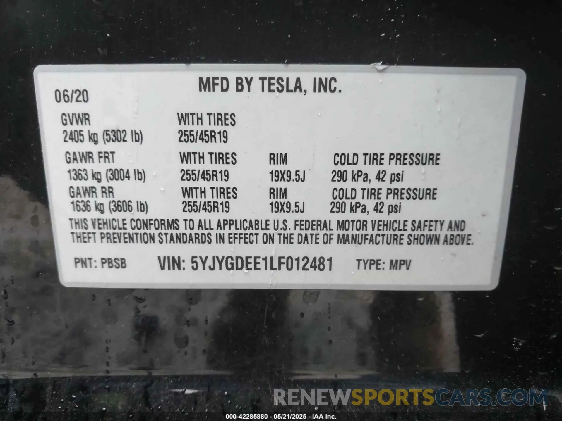 9 fotografías del automóvil dañado 5YJYGDEE1LF012481 TESLA MODEL Y 2020