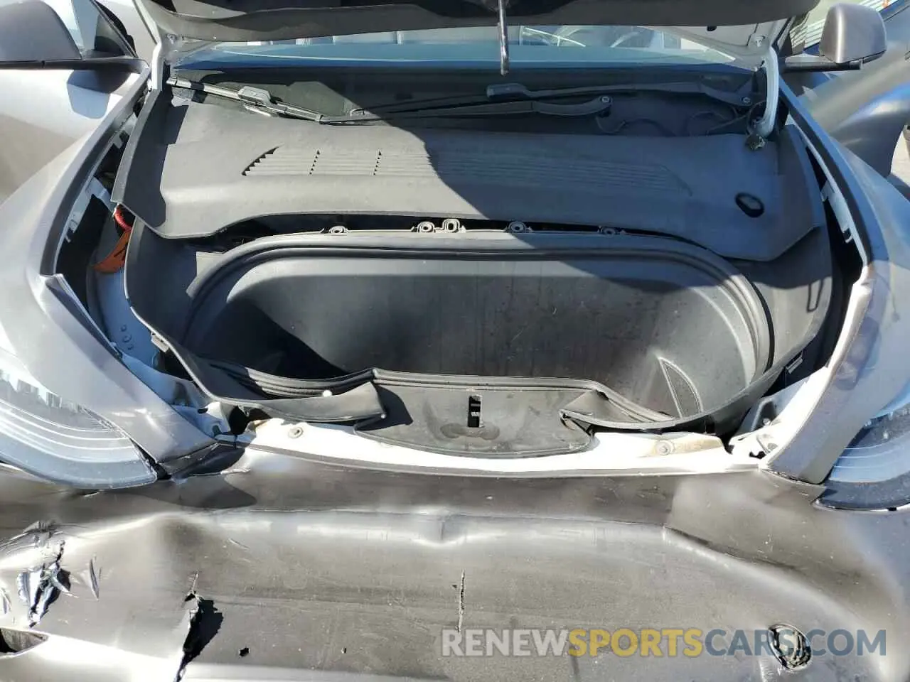 12 fotografías del automóvil dañado 5YJYGDEE1LF013288 TESLA MODEL Y 2020