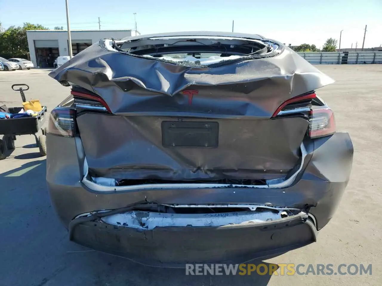 6 fotografías del automóvil dañado 5YJYGDEE1LF013288 TESLA MODEL Y 2020