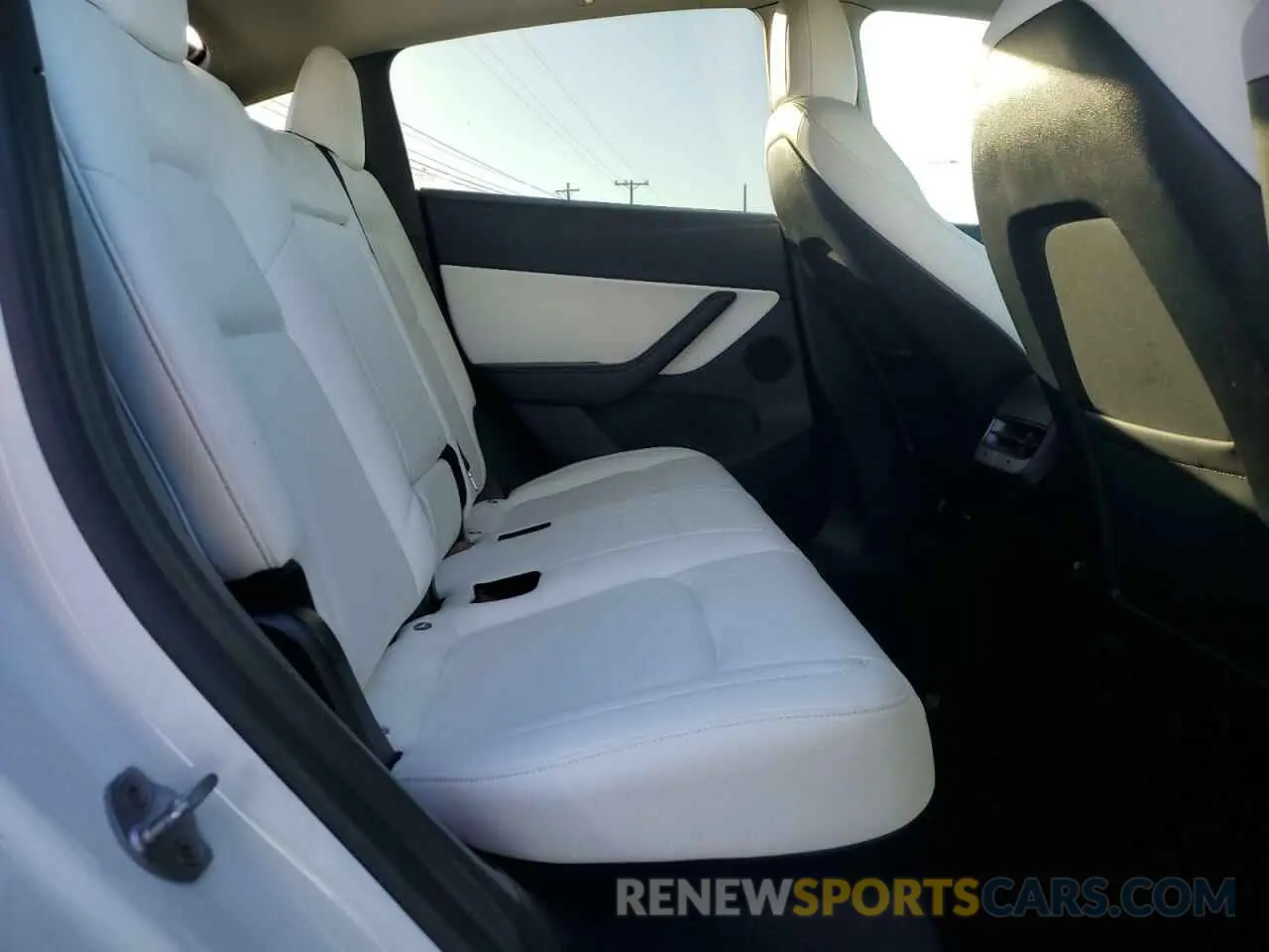 10 fotografías del automóvil dañado 5YJYGDEE1LF017728 TESLA MODEL Y 2020